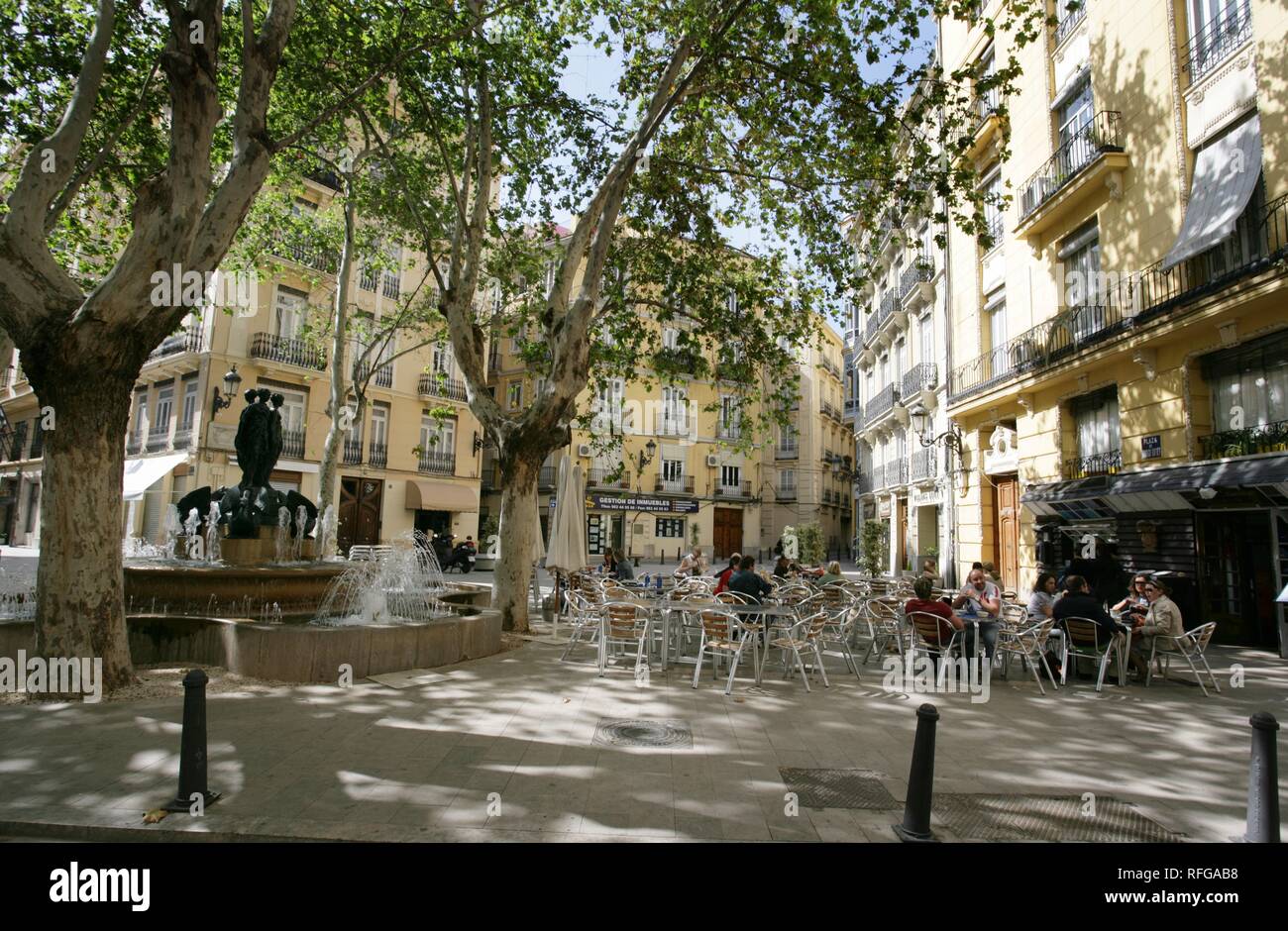 ESP, Spagna, Valencia : Città Vecchia, la fontana e il Cafe Foto Stock
