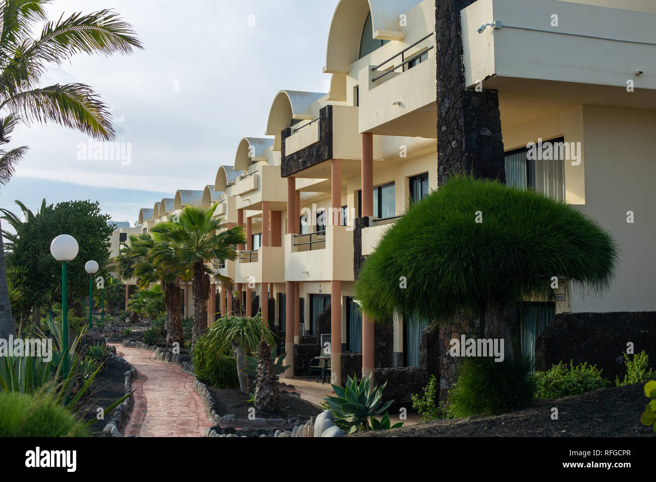 Appartamenti vacanze nella città di Playa Blanca sull isola di Lanzarote. Complesso di Hotel Royal Monica. Isole Canarie. Dicembre 2018. Foto Stock