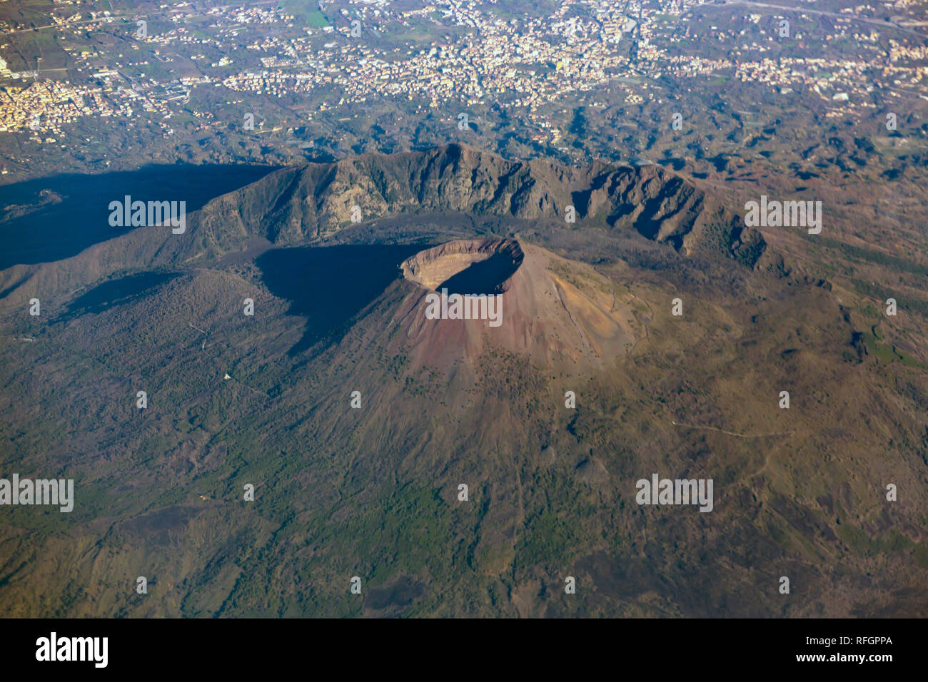 Italia vulcano Vesuvio visto da sopra. Il Vesuvio è una sommauno stratovulcano situato sul Italia vulcano Vesuvio visto da sopra. Il Vesuvio è una sommauno stratovulcano situato sul