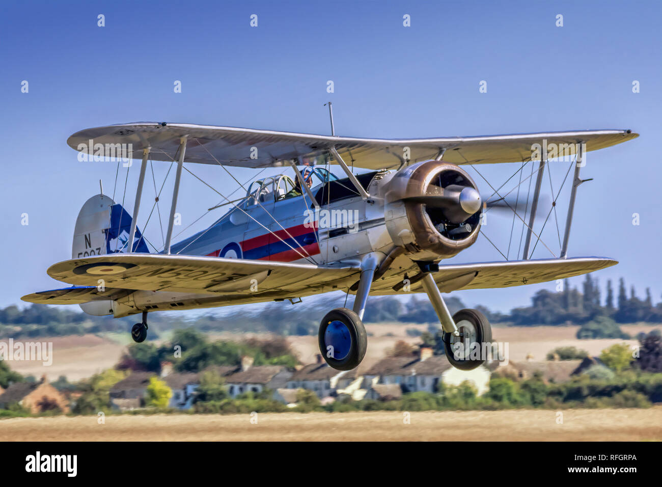 Il Combattente della raccolta 1939 Gloster Gladiator II G-lieto/N5903 nella foto di decollare in condizioni ideali a Duxford nel 2016. Foto Stock