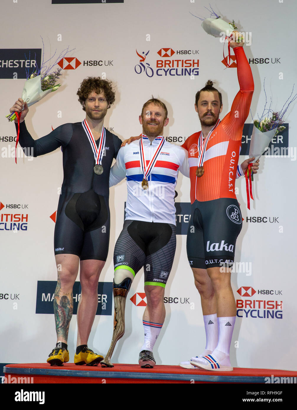 Velodromo di Manchester, Manchester, Regno Unito. 25 gennaio, 2019. HSBC Regno Unito Via Nazionale dei Campionati; Para C 200m battenti avviare TT vincitori di medaglie L a R Jon-Allan Butterworth MBE ARGENTO, Jody Cundy OBE ORO, Blaine suoneria credito IN BRONZO: Azione Plus sport/Alamy Live News Foto Stock