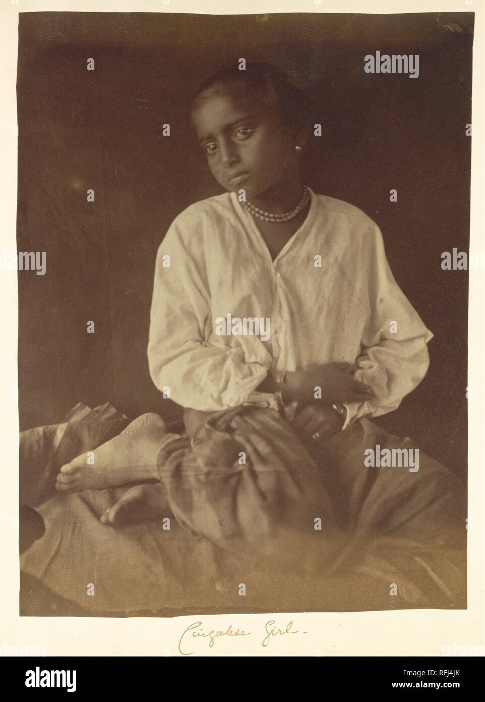 Ragazza, Ceylon. Data/Periodo: 1875 - 1879. Stampa. Albume d'argento. Altezza: 253 mm (9.96 in); larghezza: 189 mm (7.44 in). Autore: Julia Margaret Cameron. Foto Stock