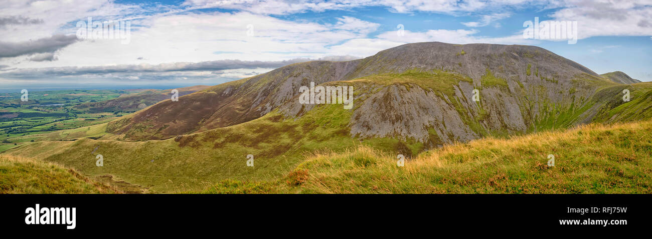 Una vista panoramica di Skiddaw mountain da Ullock Pike nel Parco Nazionale del Distretto dei Laghi. Foto Stock