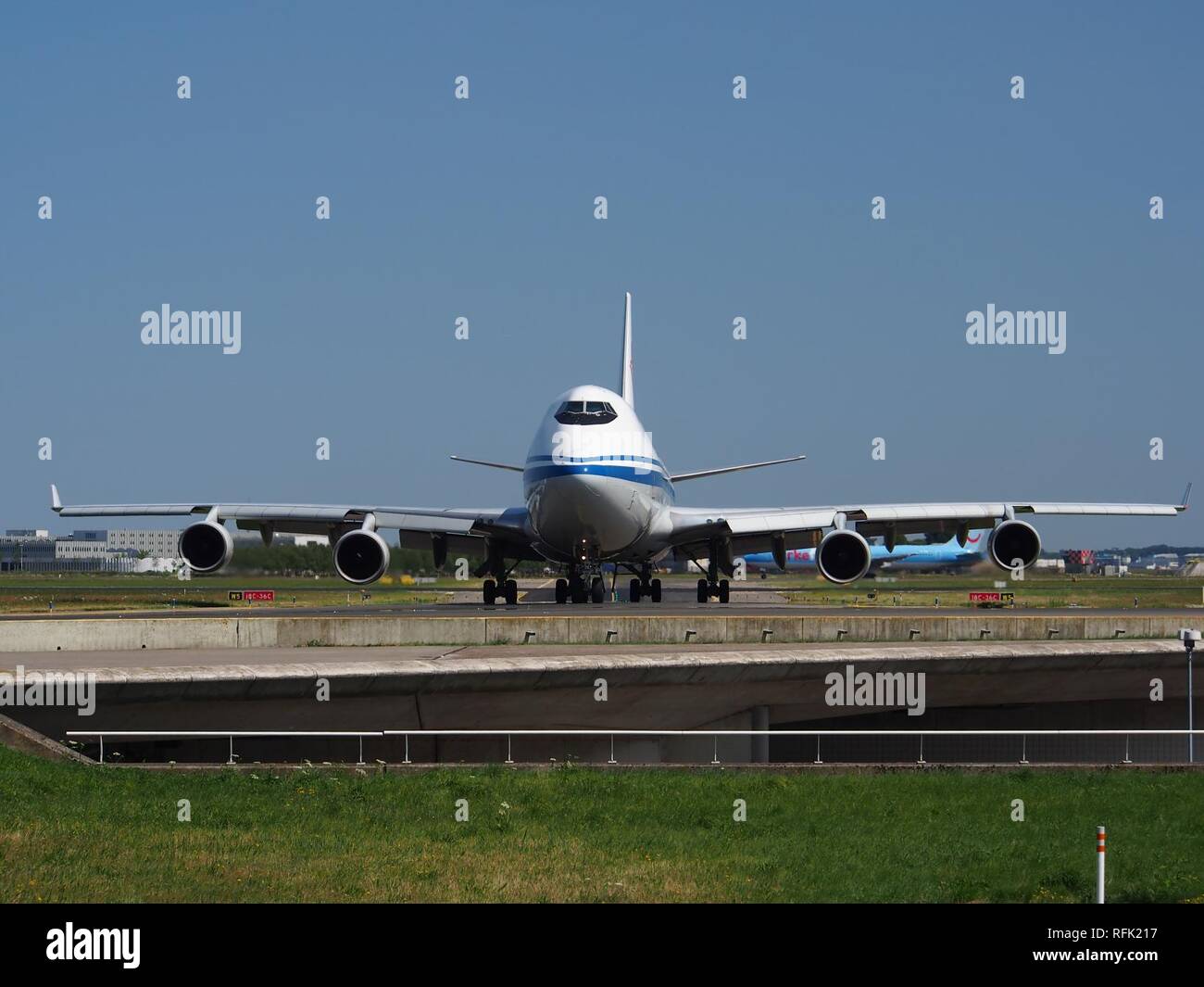 B-2456 Boeing B747-4J6(BCF) Air China Cargo,CN 24346 in rullaggio 21Luglio2013 pic-002. Foto Stock