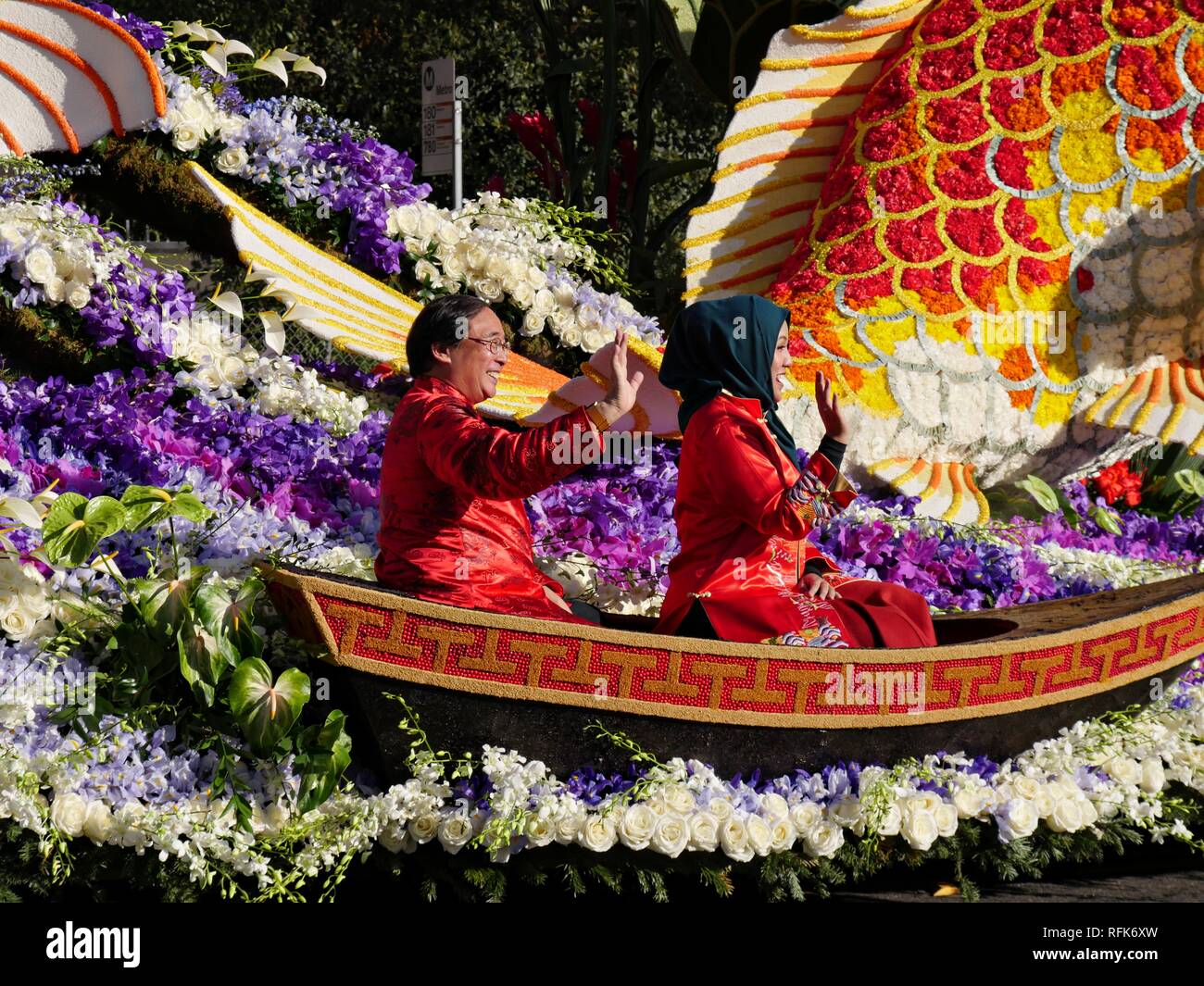PASADENA, CALIFORNIA-Gennaio 1, 2018::partecipanti dal Singpoli American BD galleggiante, vincitore del concorso a premi Award Foto Stock
