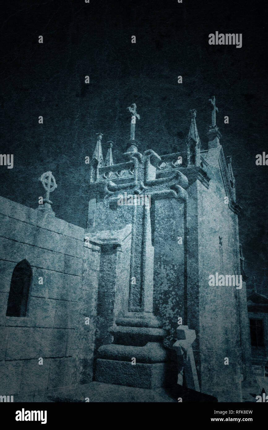 Grunge sfondo della carta con il vecchio cimitero europeo. Buona per la festa di Halloween. Foto Stock