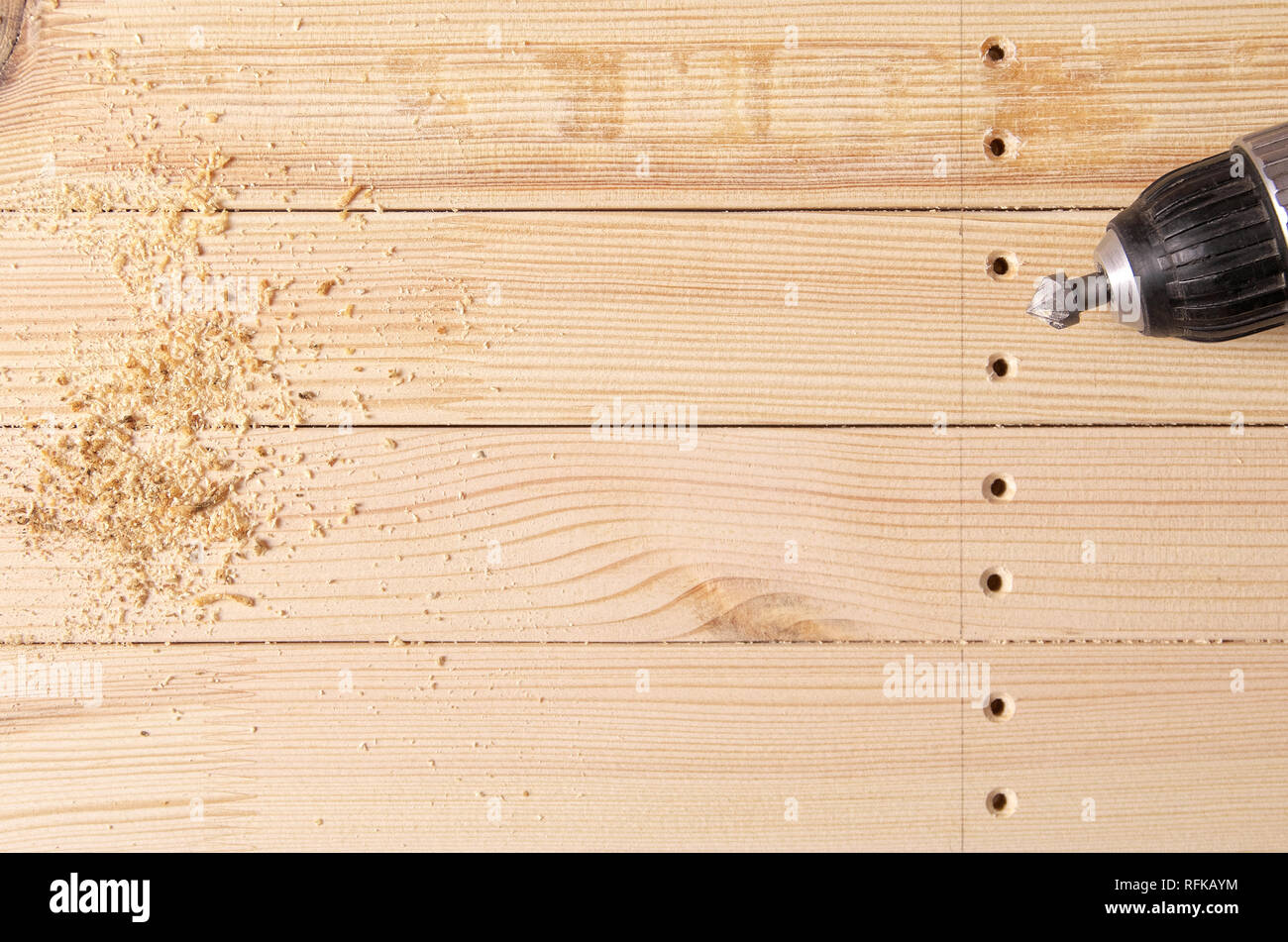 Punta svasata nel praticare i fori lavorati svasatura in pezzi in legno. fabbricazione di mobili Foto Stock