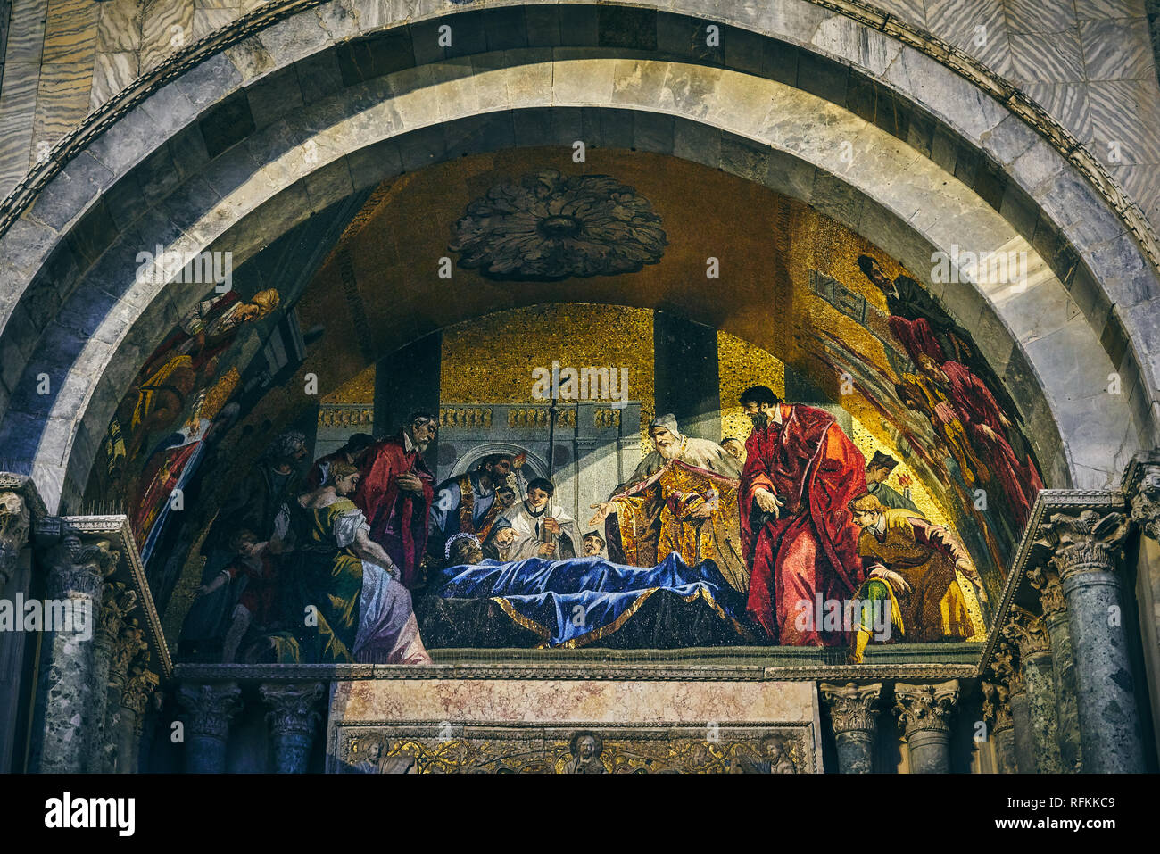 Opere d'arte alle mura e al soffitto della Basilica di San Marco, Venezia Foto Stock