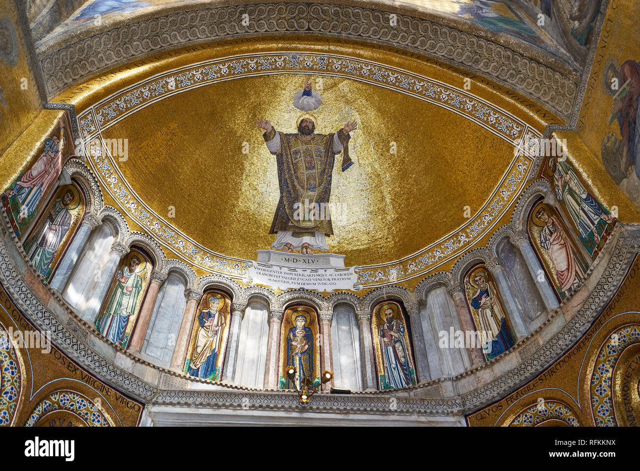 Opere d'arte alle mura e al soffitto della Basilica di San Marco, Venezia Foto Stock
