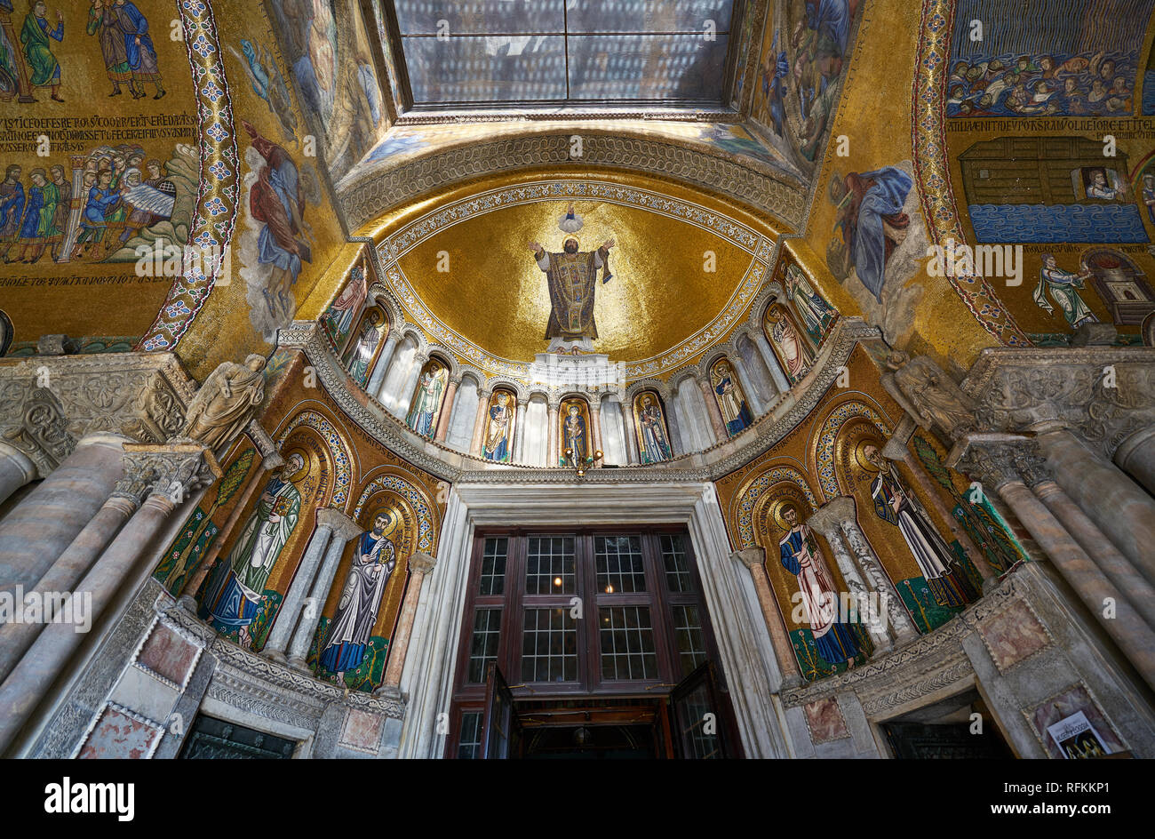 Opere d'arte alle mura e al soffitto della Basilica di San Marco, Venezia Foto Stock