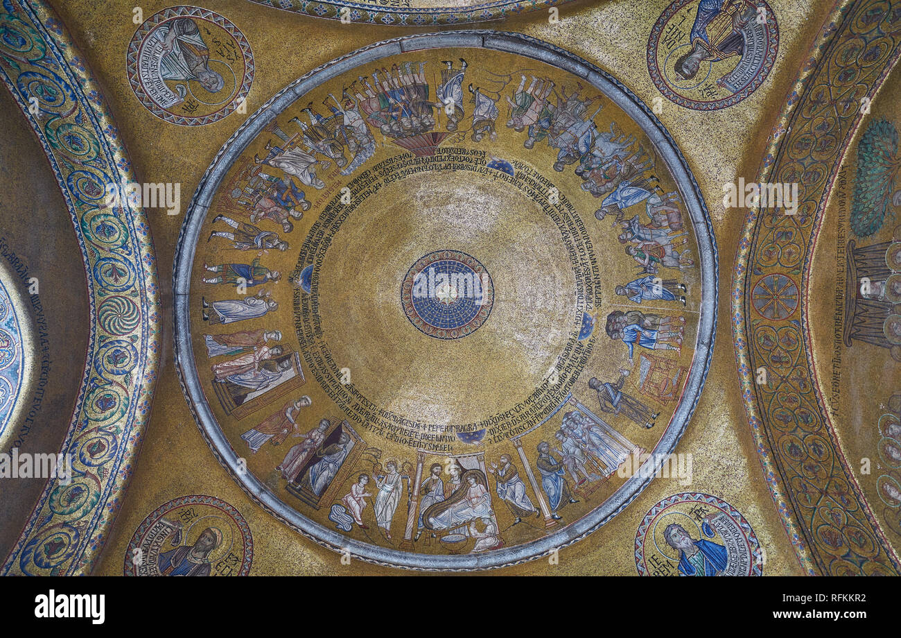 Opere d'arte alle mura e al soffitto della Basilica di San Marco, Venezia Foto Stock