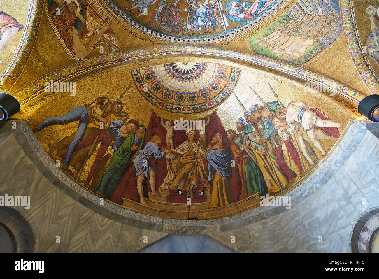 Opere d'arte alle mura e al soffitto della Basilica di San Marco, Venezia Foto Stock