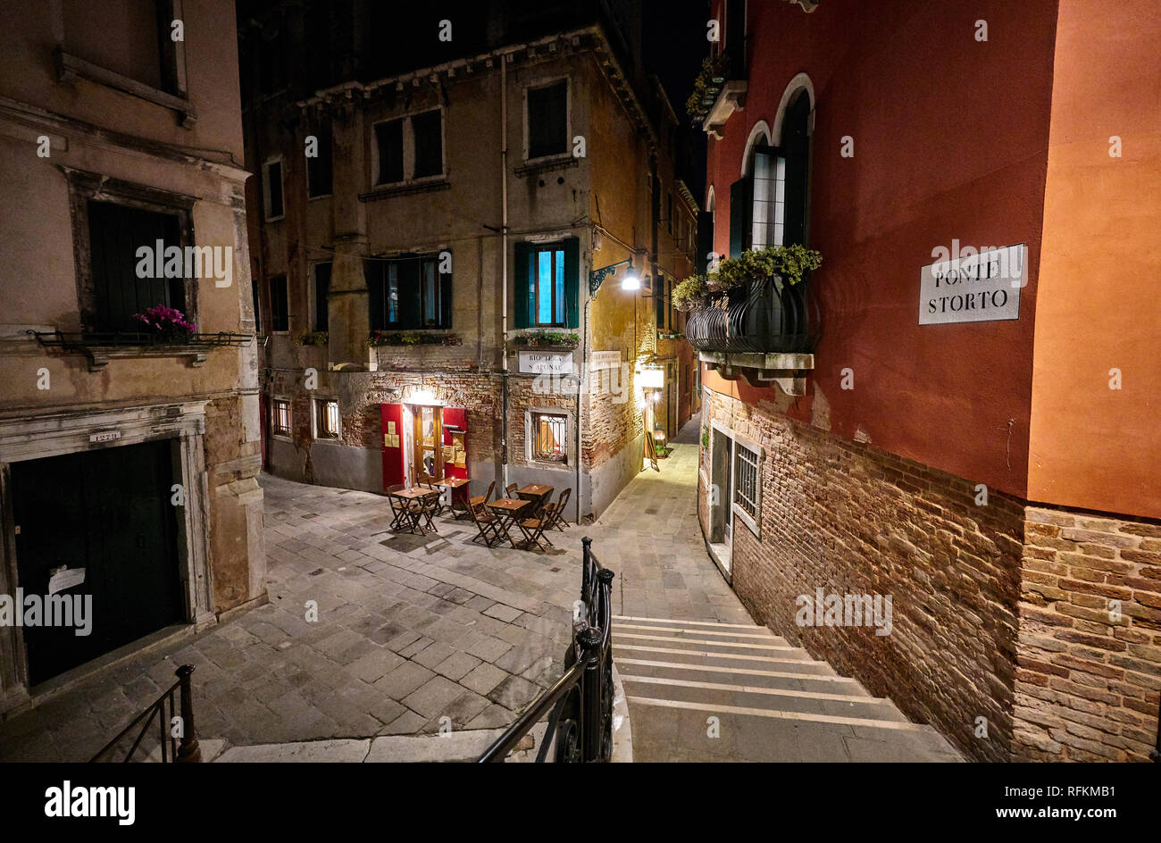 Strade vuote di Venezia alla sera, Italia Foto Stock