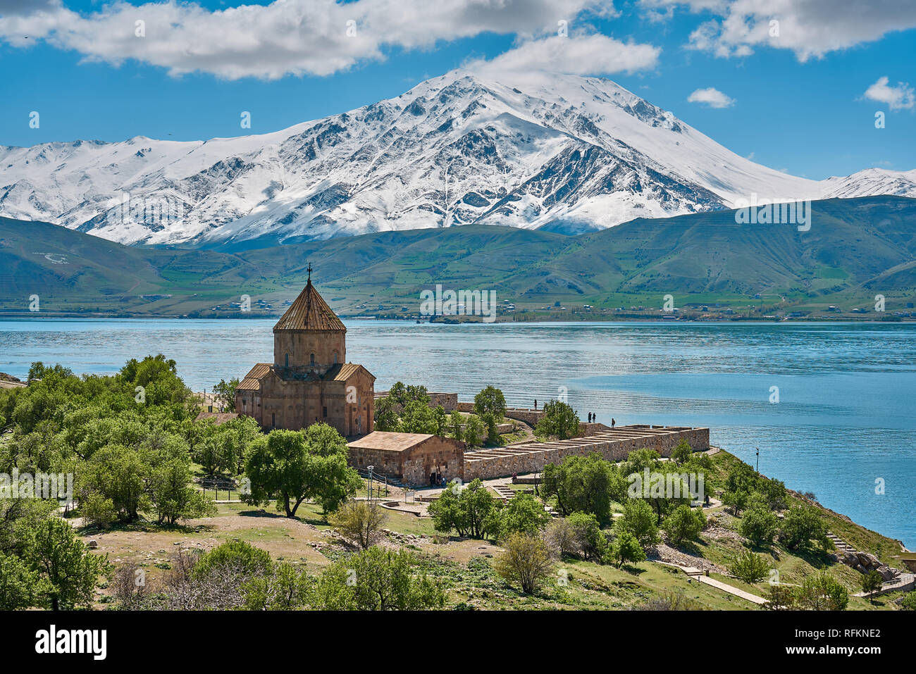 Chiesa Akdamar (la chiesa di Santa Croce) è situato sul ... Isola di Akdamar, noto anche come Aghtamar, Akhtamar Ahtamar e. Foto Stock