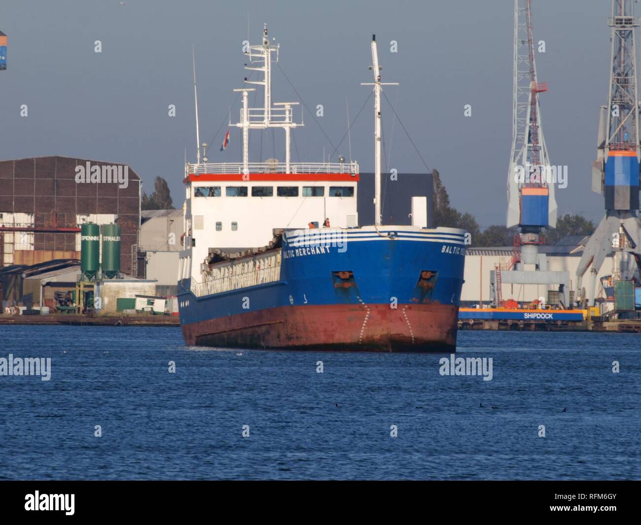 Baltic Merchant IMO 9138202, Callsign ZDFP2, MMSI 236195000 al porto di Amsterdam photo-1. Foto Stock