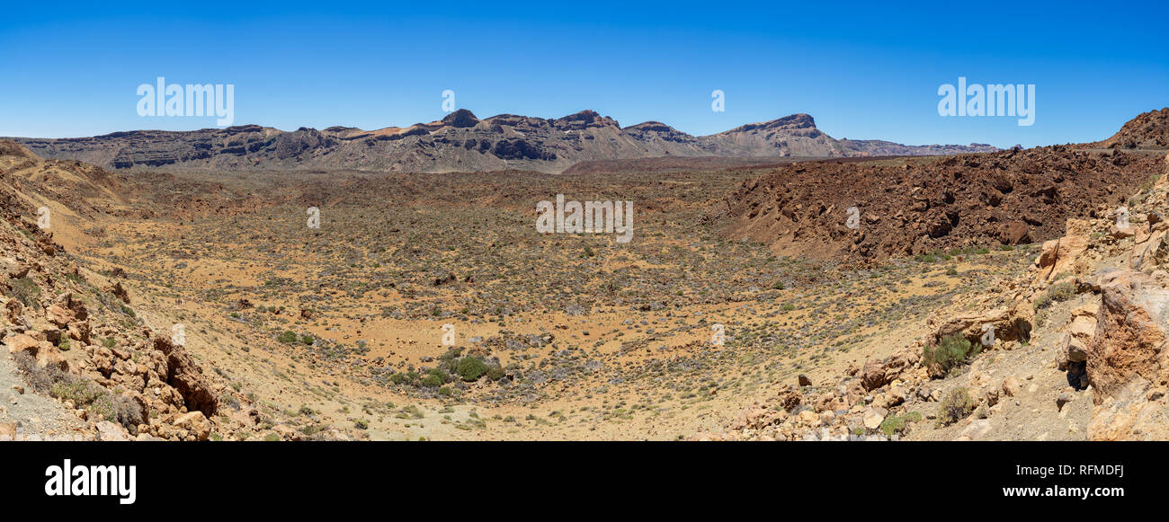 Vista panoramica dei campi di lava di Las Canadas caldera del vulcano Teide. Viewpoint: Minas de San Jose. Tenerife. Isole Canarie. Spagna. Foto Stock