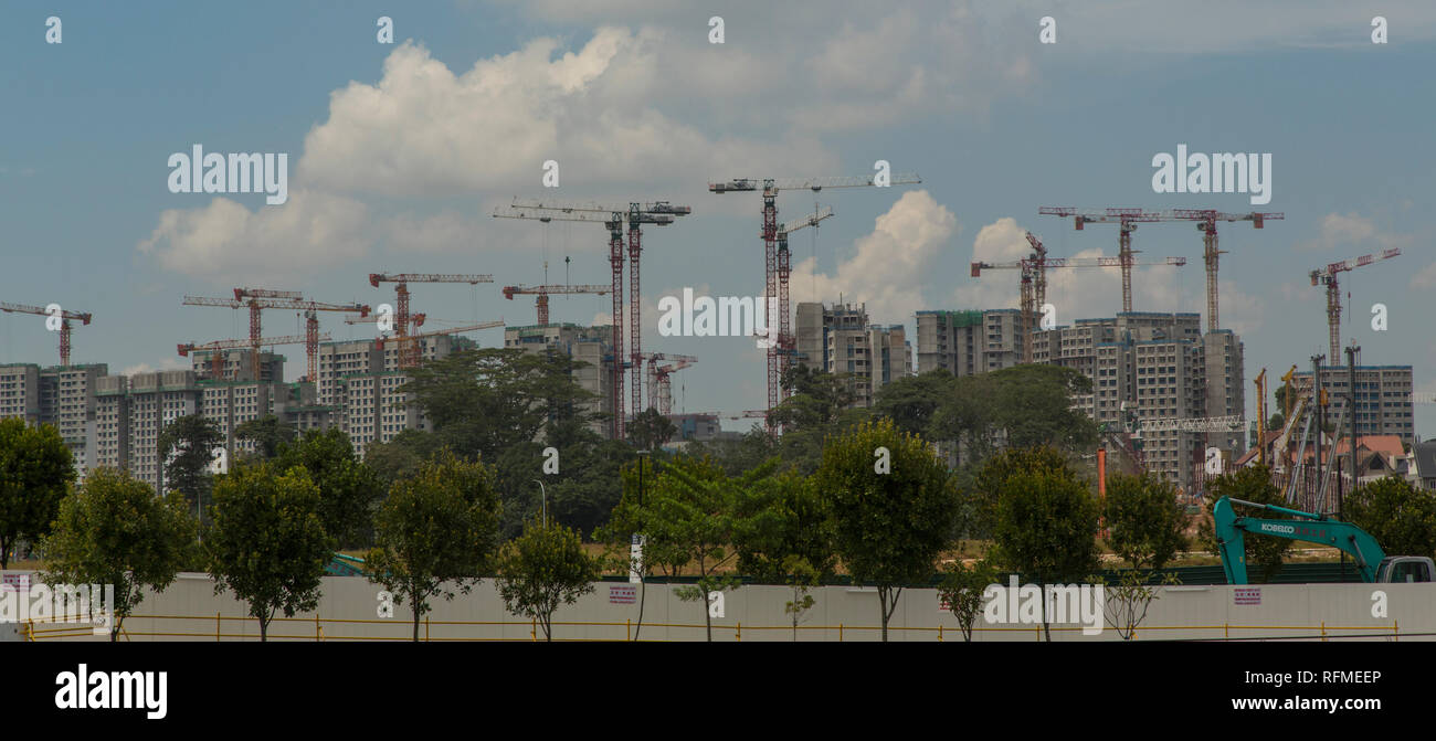La costruzione di un nuovo e grande complesso di appartamenti, Singapore Foto Stock