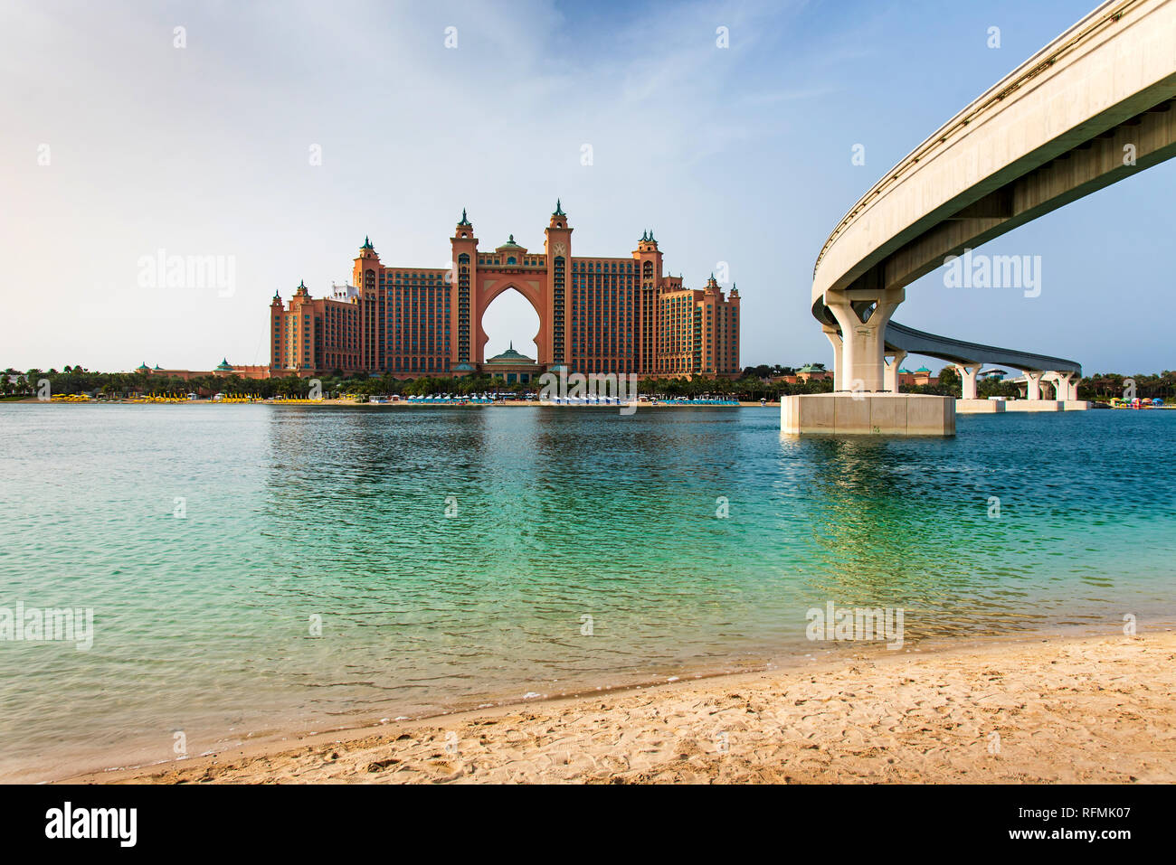 Dubai, Emirati Arabi Uniti - 25 Gennaio 2019: Atlantis Palm hotel dalla Pointe cene sul lungomare e la destinazione di intrattenimento presso il Palm Ju Foto Stock