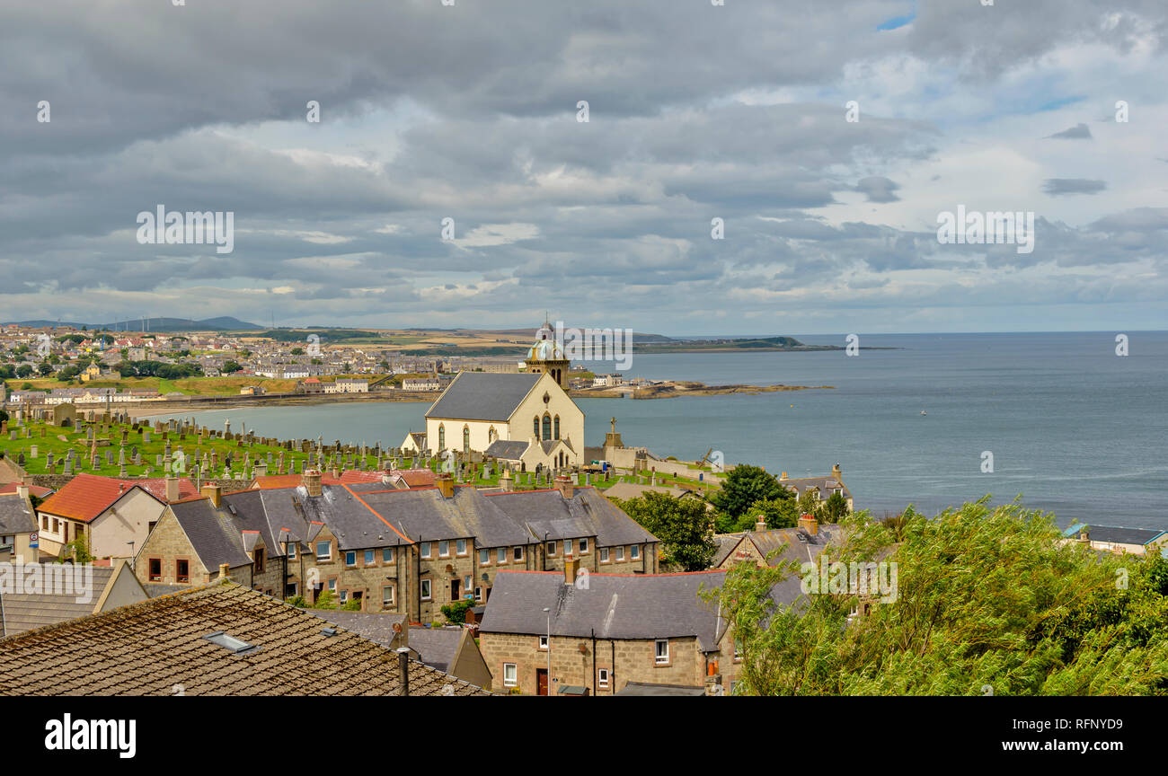 MACDUFF BANFSHIRE SCOZIA VISTA SU MACDUFF chiesa verso Banff e MORAY COAST Foto Stock