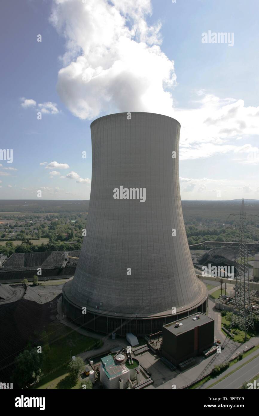 DEU, Germania, Voerde: carbon fossile stazine potenza di STEAG power company. Torre di raffreddamento. Foto Stock