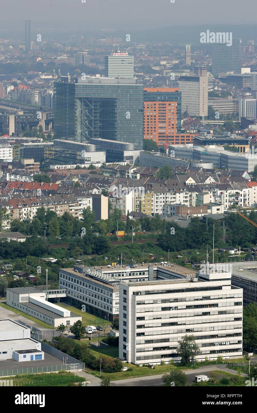 DEU, Germania, Duesseldorf: Dal centro città di Duesseldorf, colore di primo piano e gli edifici della polizia federale, LKA. Foto Stock