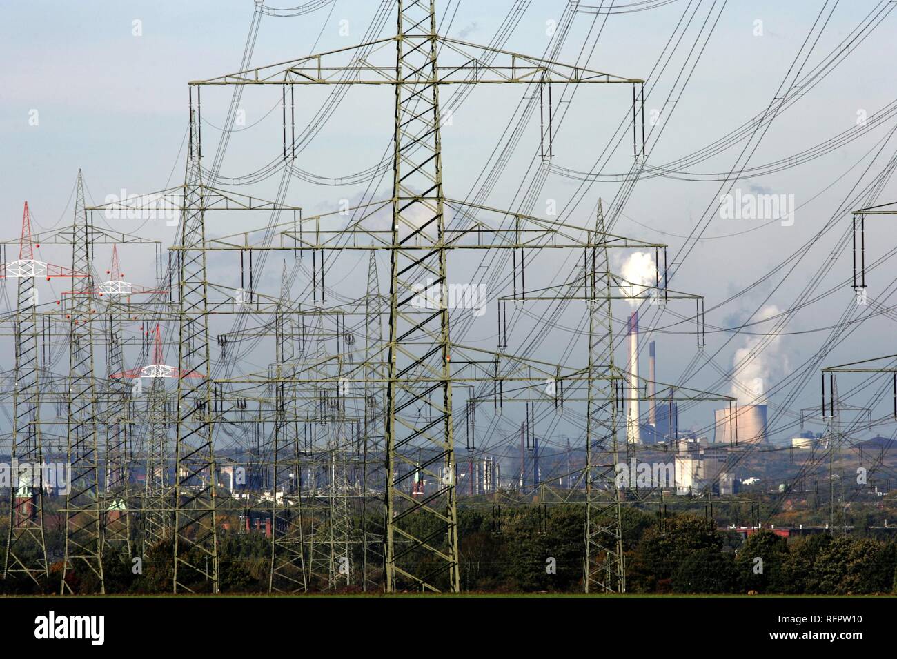 DEU, Germania, Bochum. linee di trasmissione ad alta tensione, power station: Foto Stock