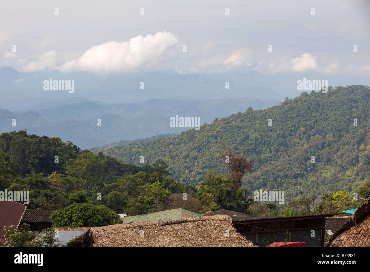 Tribù della collina vista del villaggio di montagna in Thailandia. Foto Stock