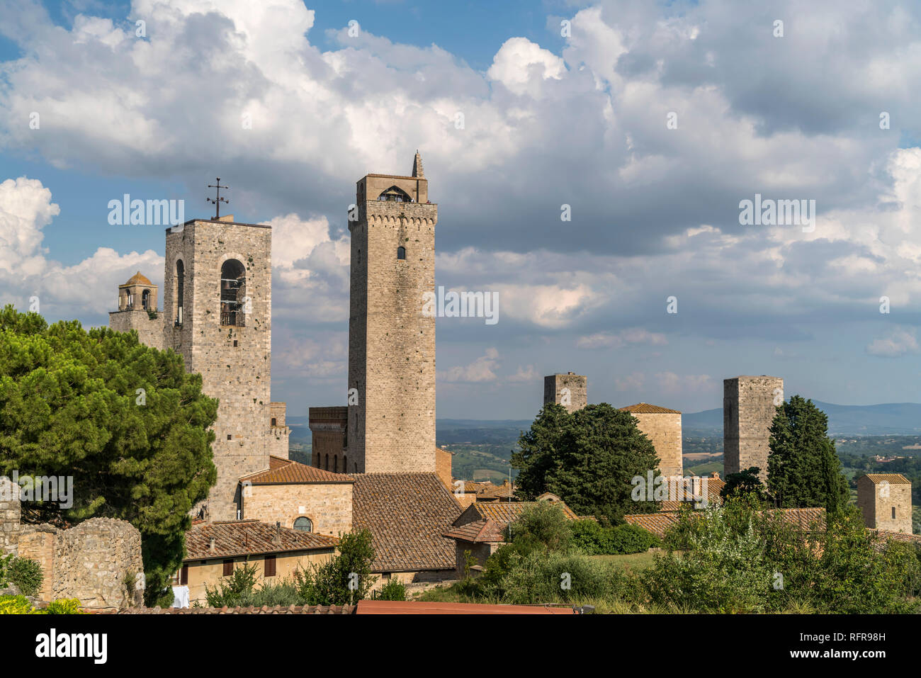 Mittelalterliche Geschlechtertürme in San Gimignano, Toskana, Italien | case-torri di epoca medioevale di San Gimignano, Toscana, Italia Foto Stock