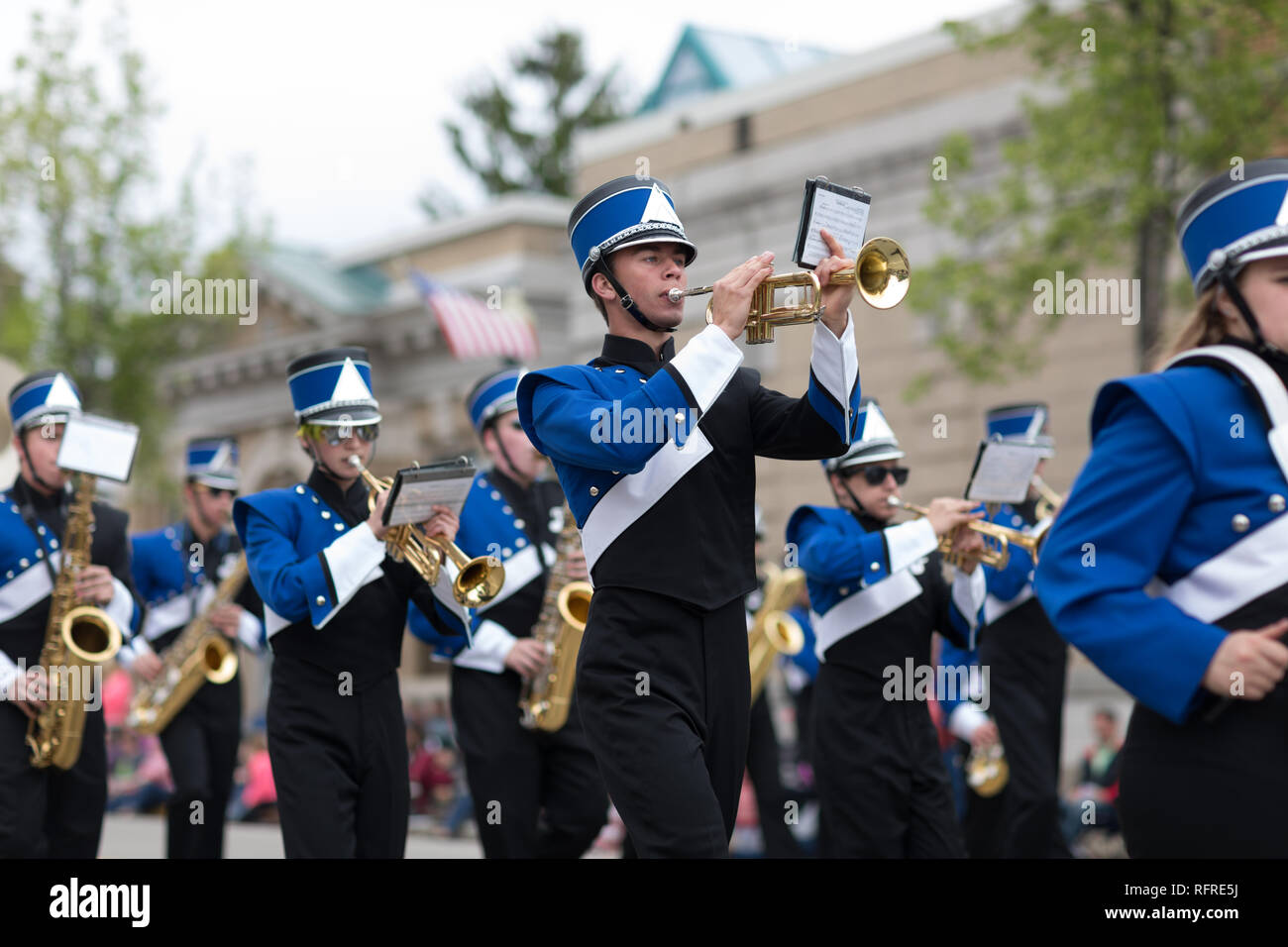 Stoughton Wisconsin, Stati Uniti d'America - 20 Maggio 2018: annuale parata norvegese, membri dell'Evansville High School Band, eseguire durante la sfilata Foto Stock