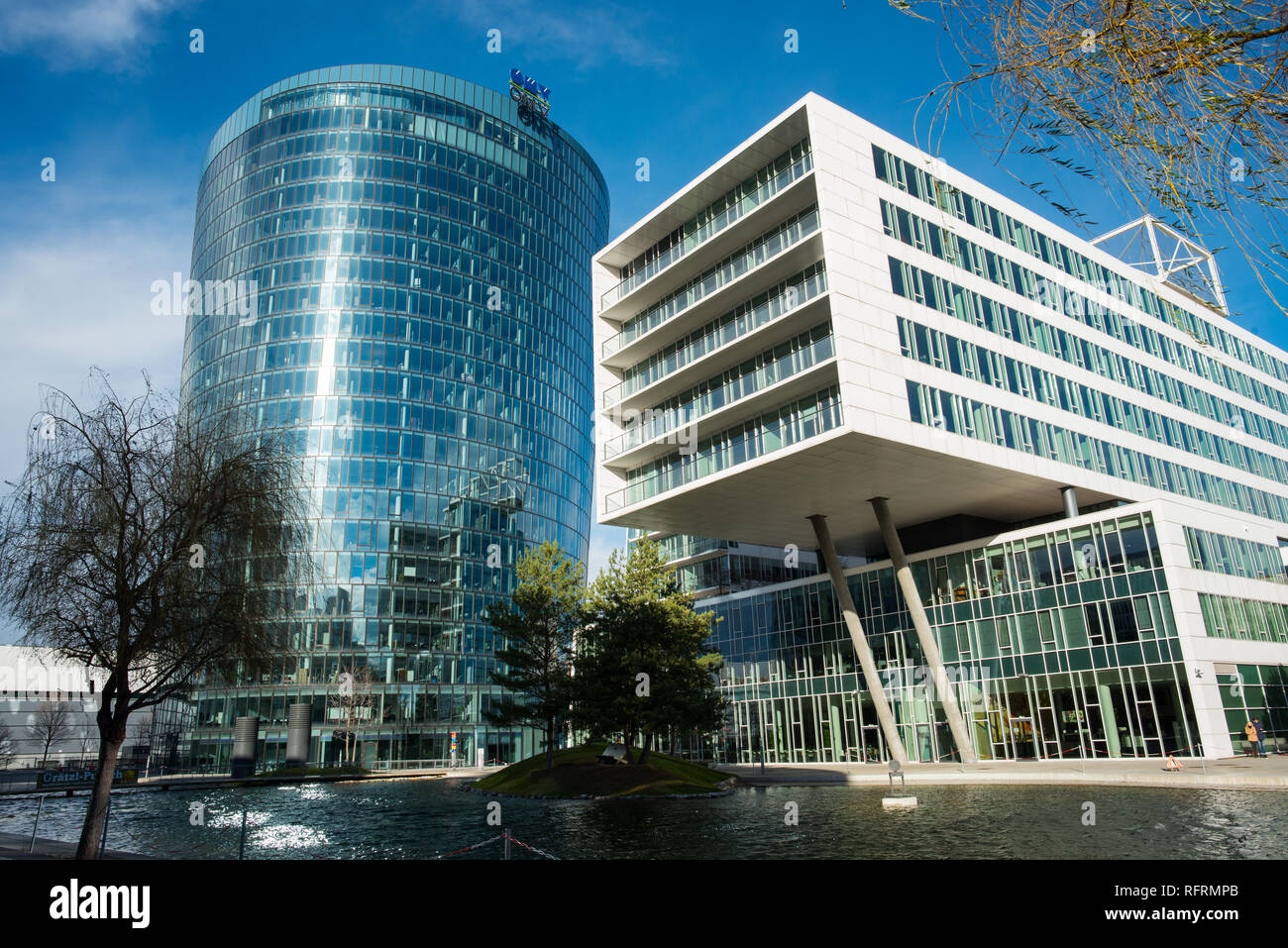 ''Viertel Zwei" moderno quartiere residenziale e di affari con OMV edificio. Vienna, Austria. Foto Stock