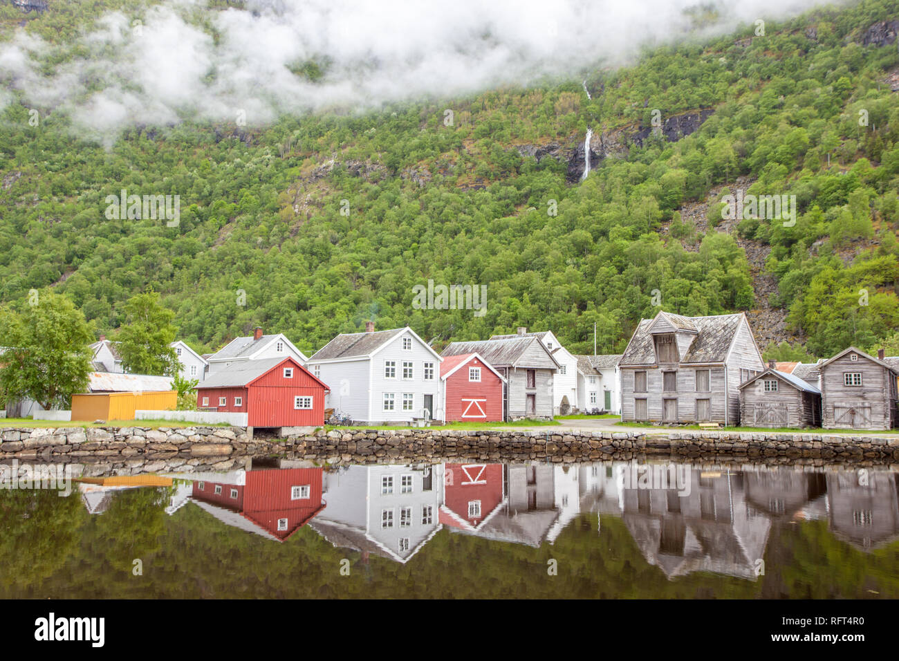 Le vecchie case in Laerdalsoyri, Laerdal, Sogn og Fjordane, Norvegia Foto Stock