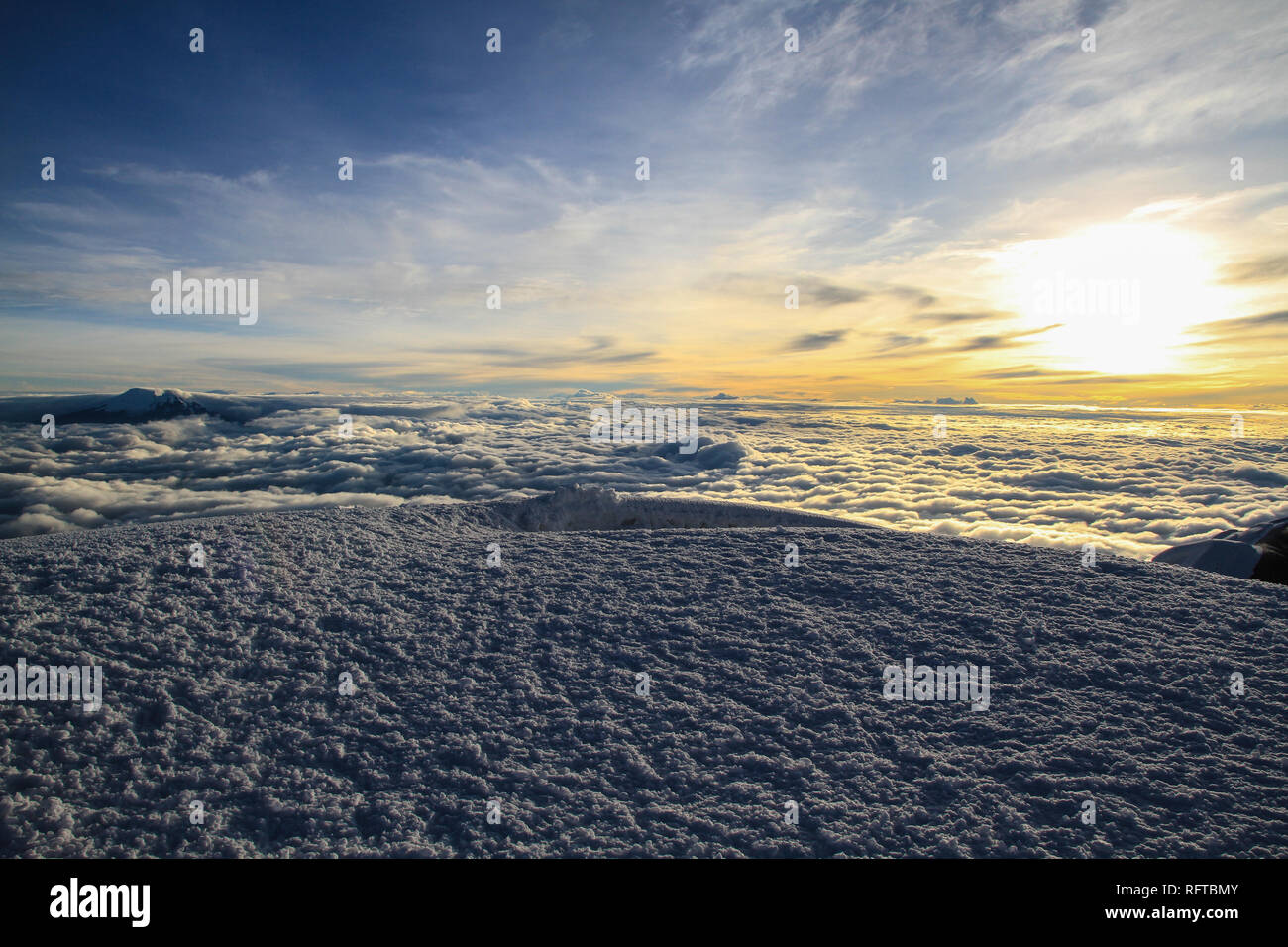 Vedute mozzafiato di un sunrise presso Cotopaxi volcanoe, Ecuador Foto Stock