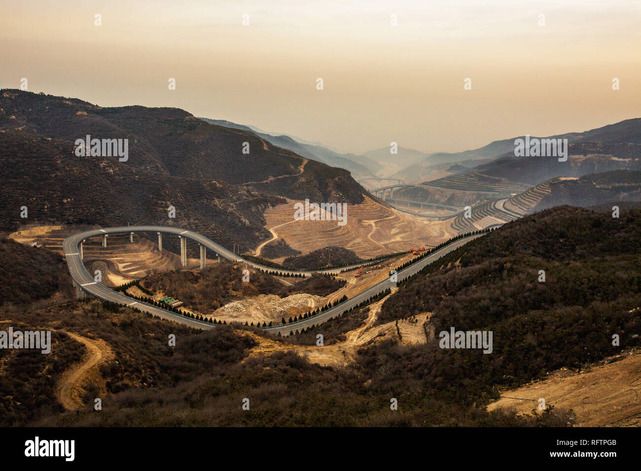 Montagna tianlong immagini e fotografie stock ad alta risoluzione - Alamy