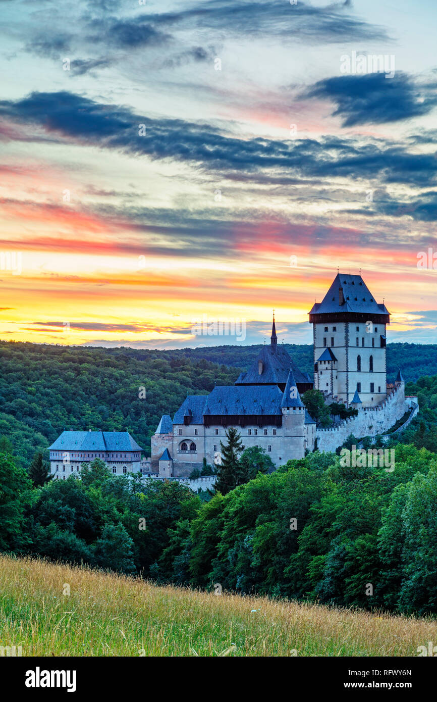 Il castello di Karlstejn, Repubblica Ceca, Europa Foto Stock