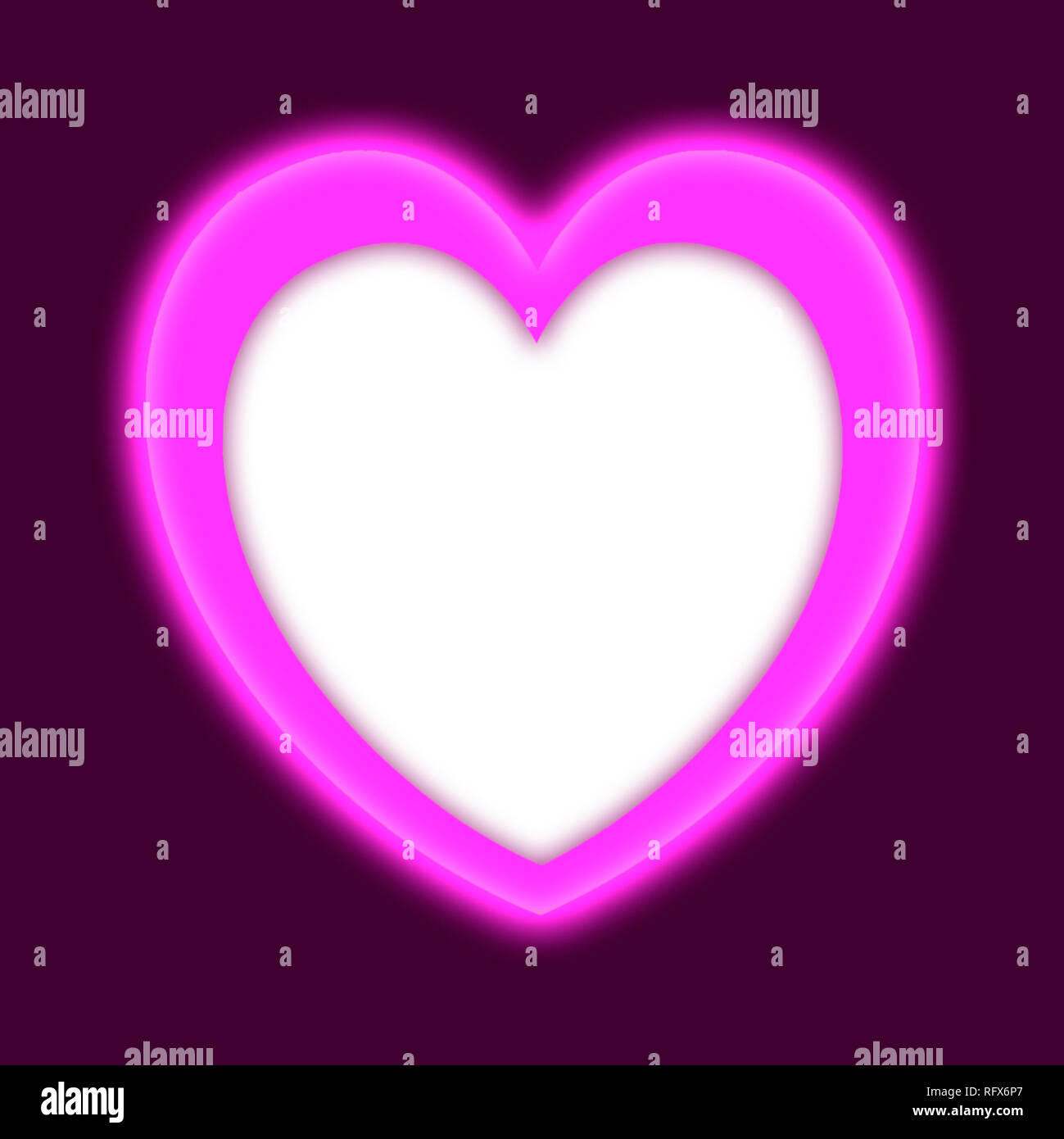 Incandescente neon viola cuore su sfondo scuro Valentine card con copia spazio per il tuo testo. Foto Stock