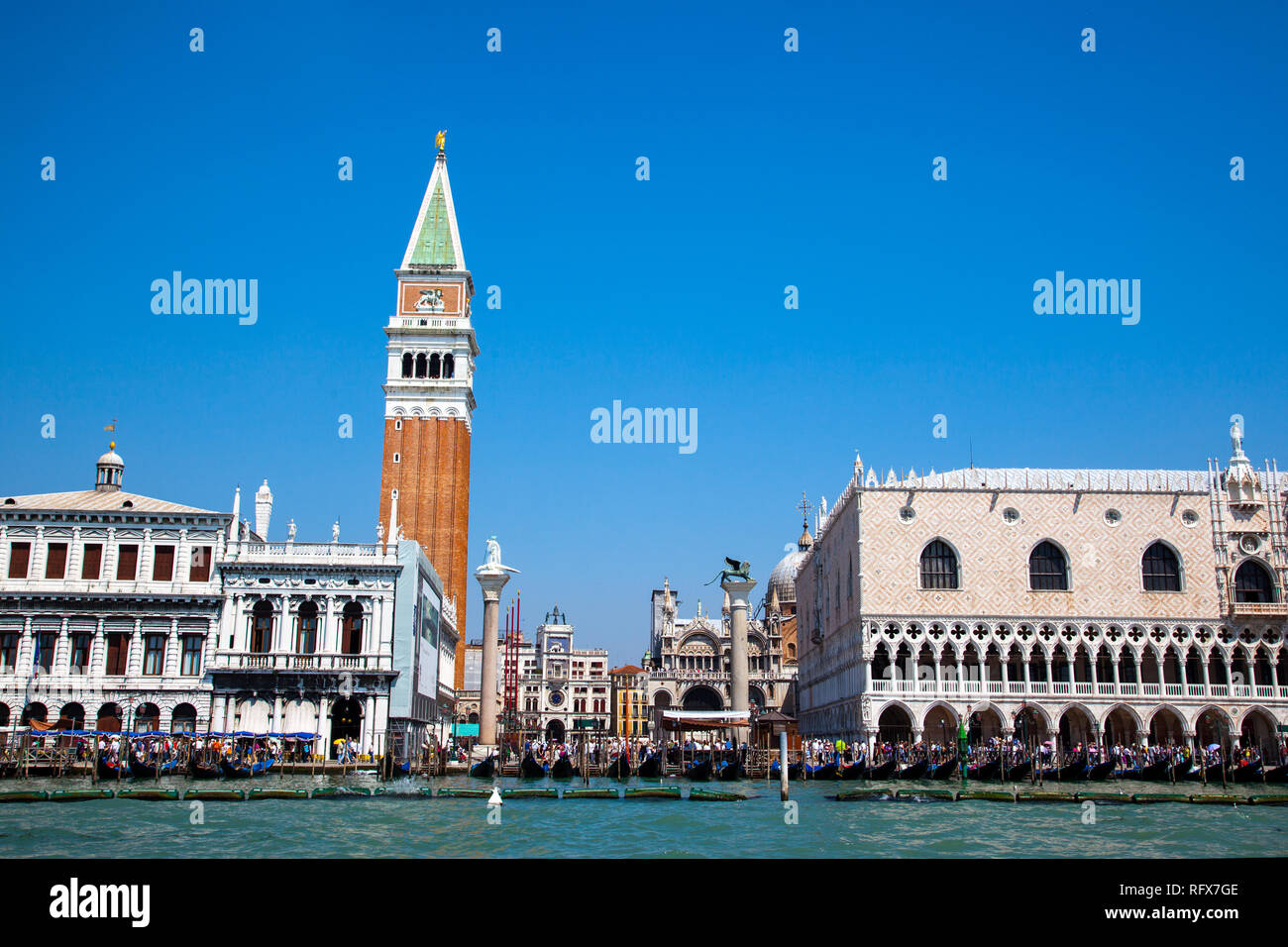 Piazza San Marco, il Campanile e Palazza Ducale di Venezia. Foto Stock