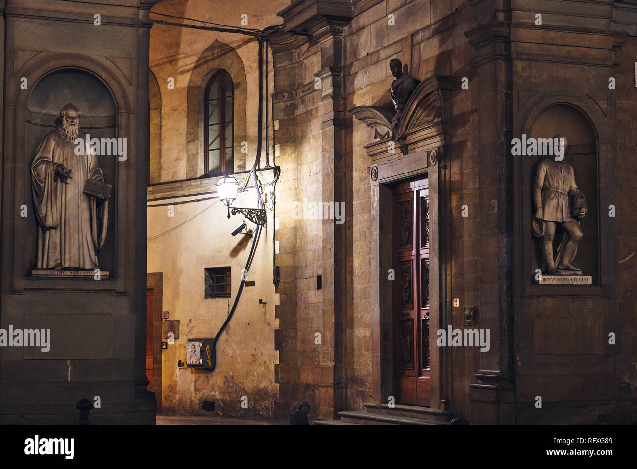 Statue del street vicino a Galleria degli Uffizi, Firenze, Italia Foto Stock