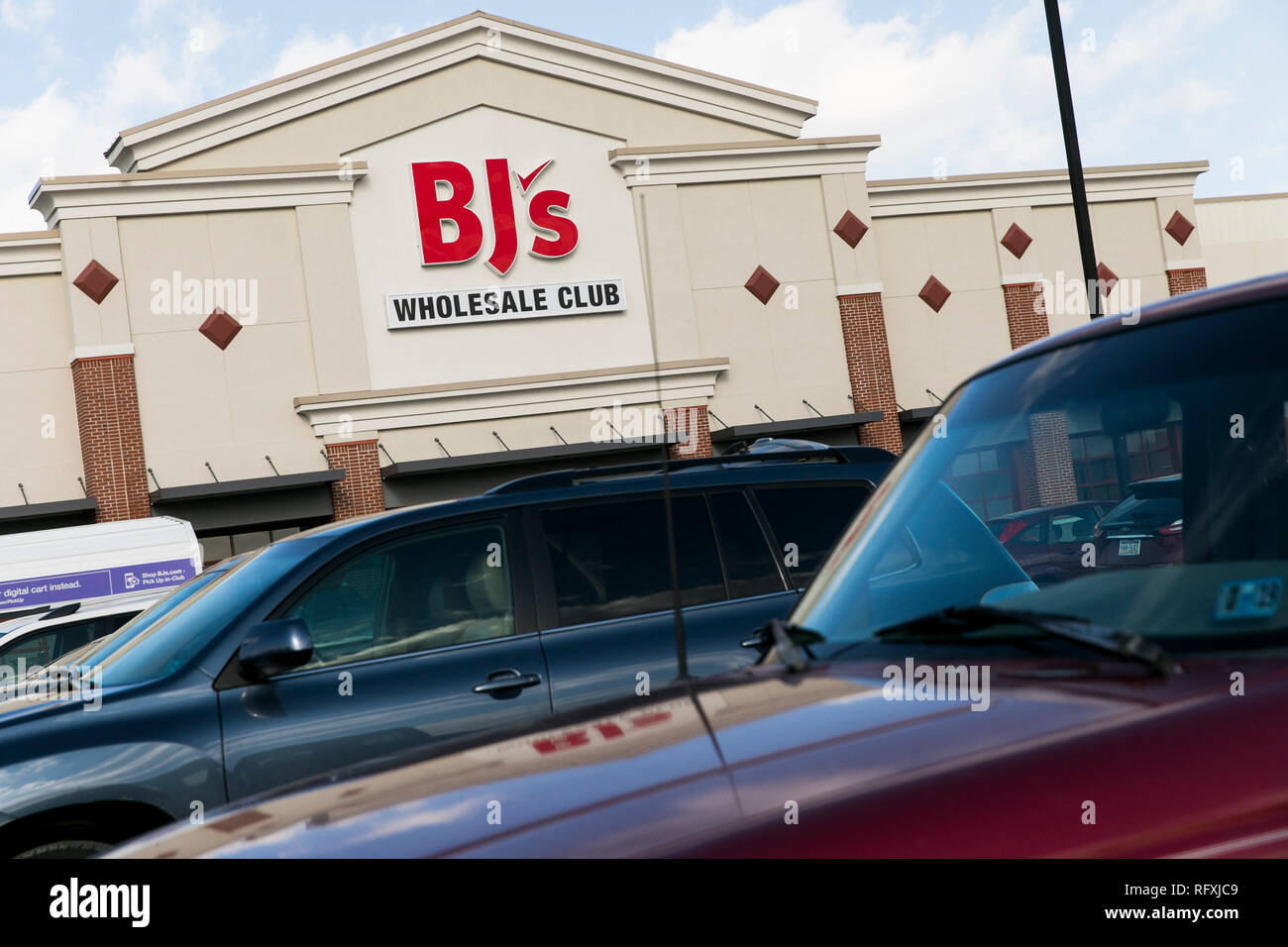 Un logo segno esterno di una BJ all'ingrosso Club ubicazione in Chambersburg, Pensilvania il 25 gennaio 2019. Foto Stock