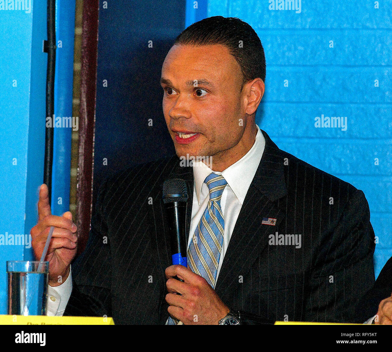 Frederick Maryland, USA, 15th, ottobre 2012 Dan Bongino risponde alle domande di lui durante il Frederick County Partito Repubblicano discussione. Bongino un ex servizio segreto agente speciale è in esecuzione come un candidato repubblicano per il senatore contro il senatore storici ben Cardin (Democratico) dal Maryland Credito: Mark Renstein / MediaPunch Foto Stock