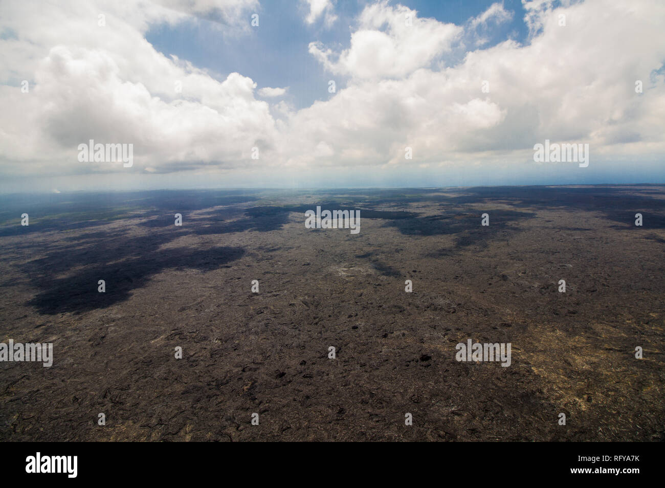 Bird visualizza immagine che mostra grande isola, Hawaii, presso il Parco Nazionale del Vulcano dopo il vulcano interruzioni del 2018 Foto Stock