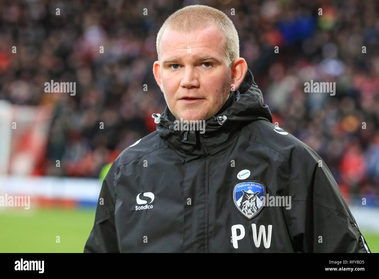 26 gennaio 2019, Keepmoat Stadium, Doncaster, Inghilterra; Emirati FA Cup, 4° round, Doncaster Rovers vs Oldham Athletic ; Pete Selvaggio caretaker manager di Oldham Athletic Credito: John Hobson/News immagini English Football League immagini sono soggette a licenza DataCo Foto Stock