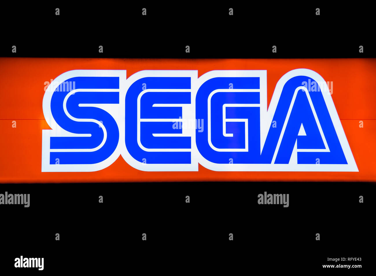 TOKYO, Giappone - 5 ottobre 2016: Dettaglio di SEGA store di Akihabara, Tokyo, Giappone. SEGA è multinazionale giapponese video gioco editore e sviluppatore hea Foto Stock