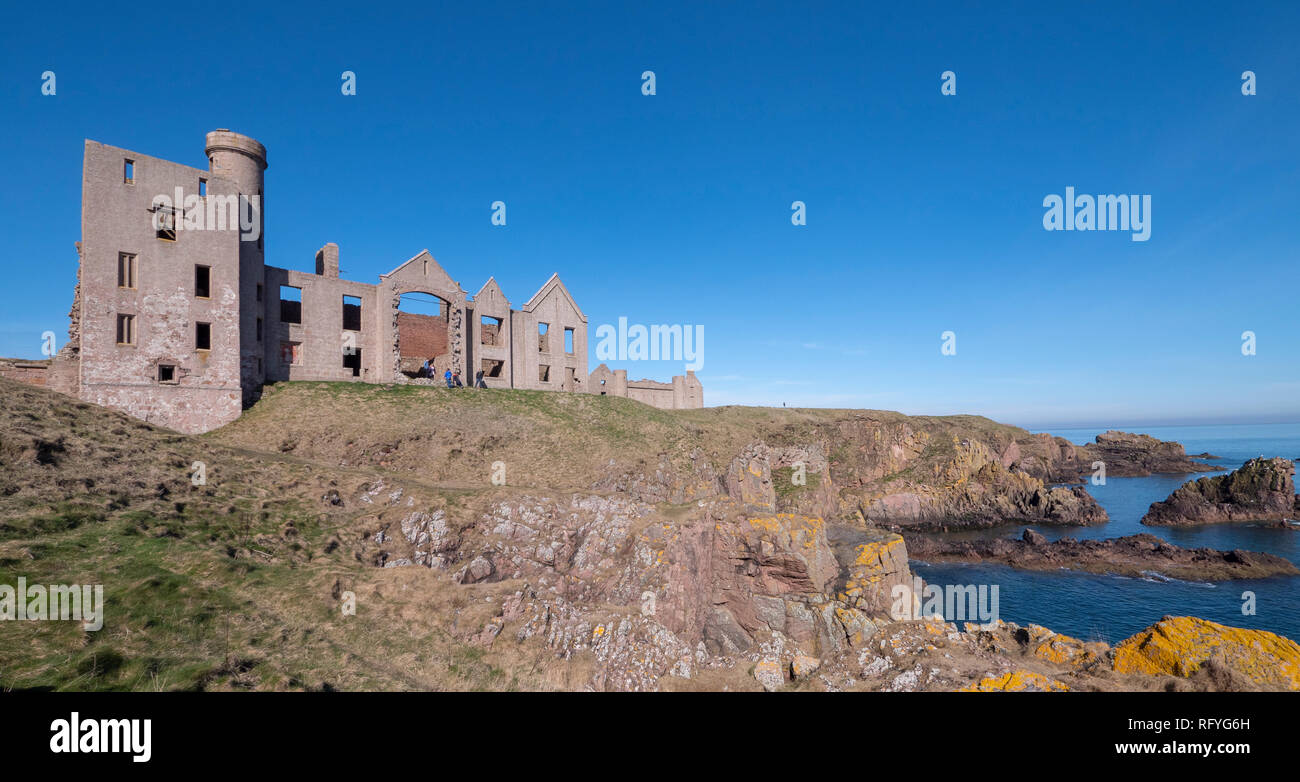 Il castello di Slains vicino Cruden Bay, Aberdeenshire, Scotland, Regno Unito. Foto Stock