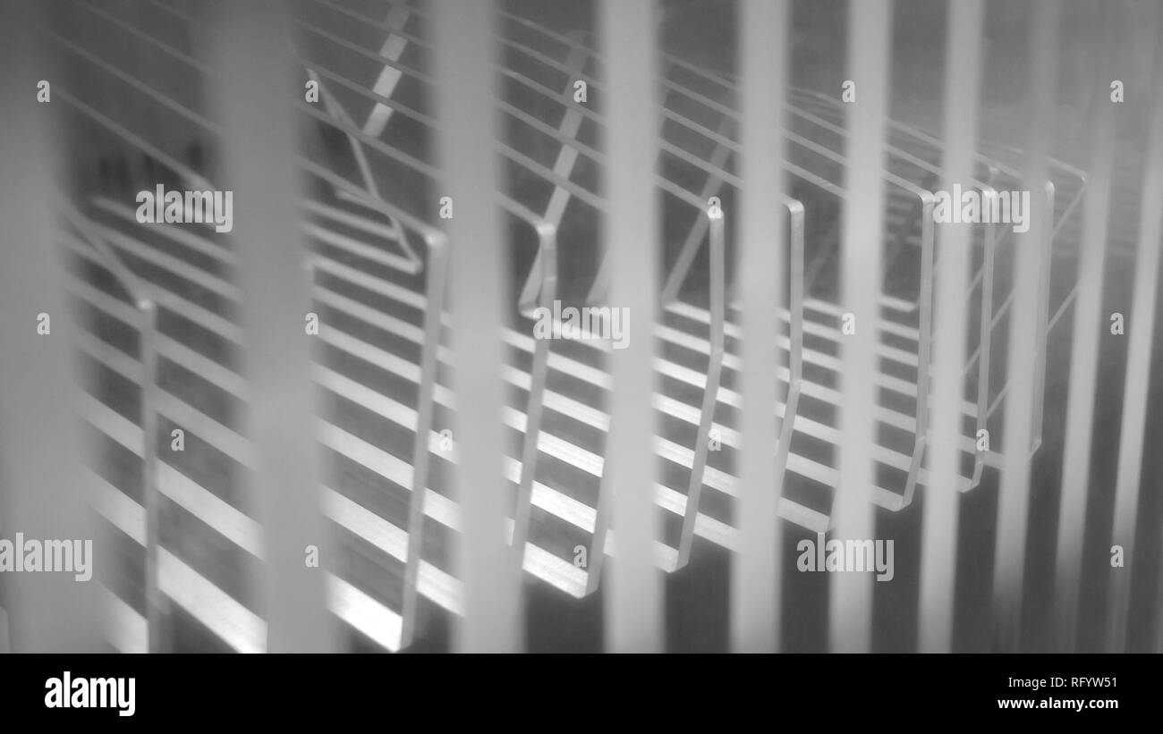 Configurazione astratta in vetro, preso in Kuwait nel dicembre 2018 presi in hdr Foto Stock