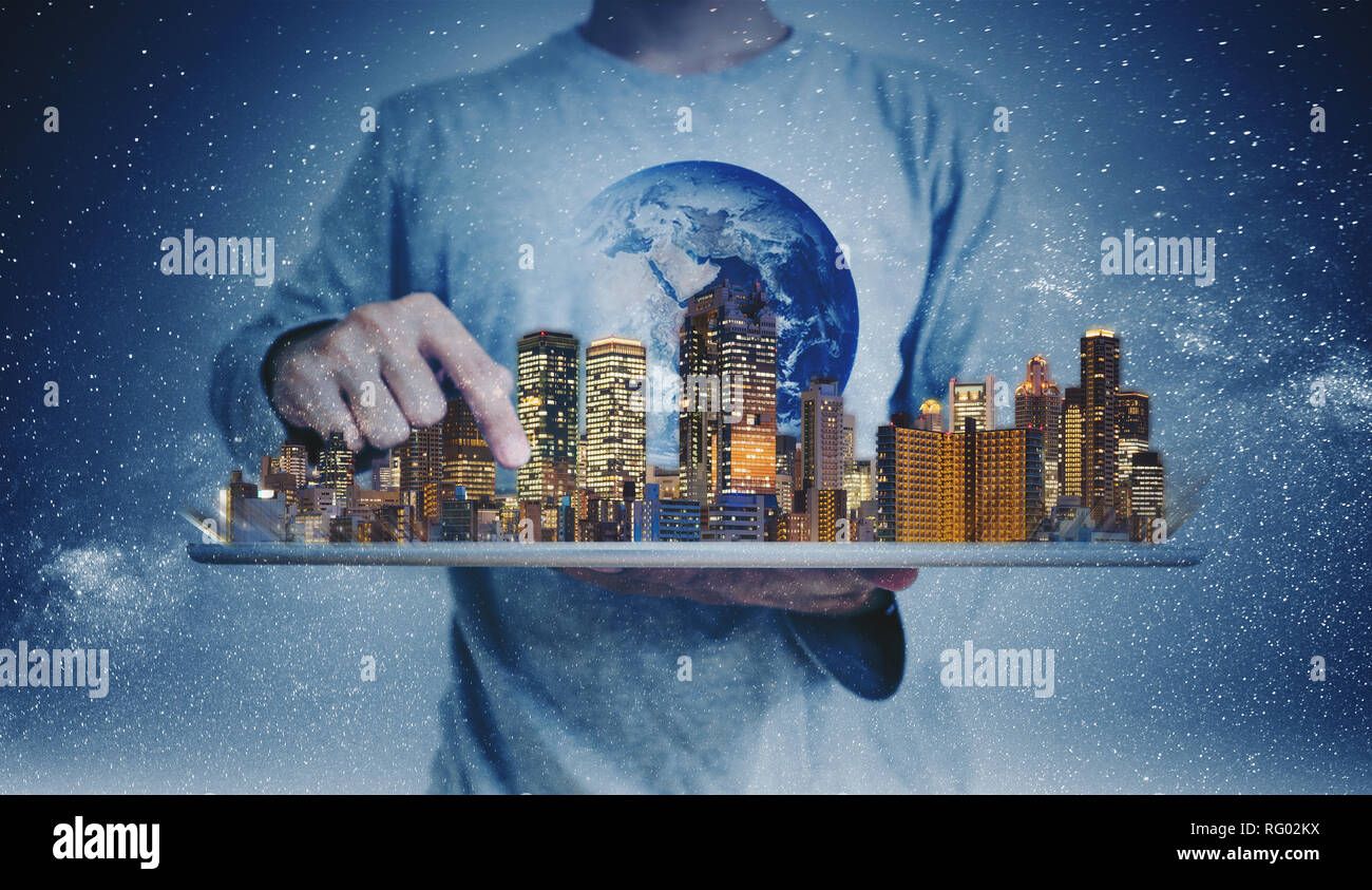 La tecnologia di networking, realtà aumentata, smart city e tecnologia. Elemento di questa immagine sono arredate dalla NASA Foto Stock