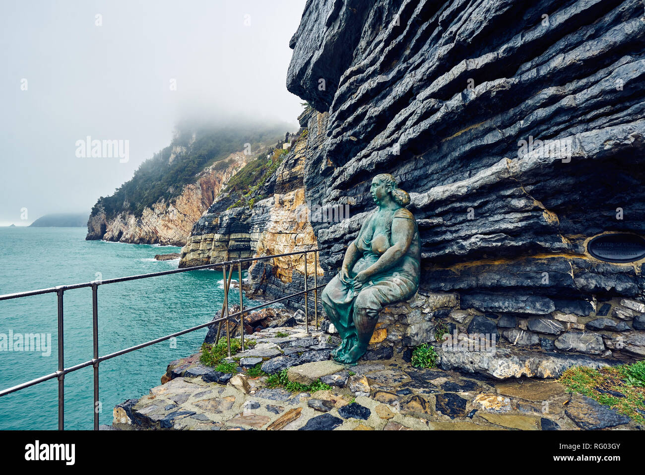 Statua di donna di attesa in Porto Venere, Italia Foto Stock