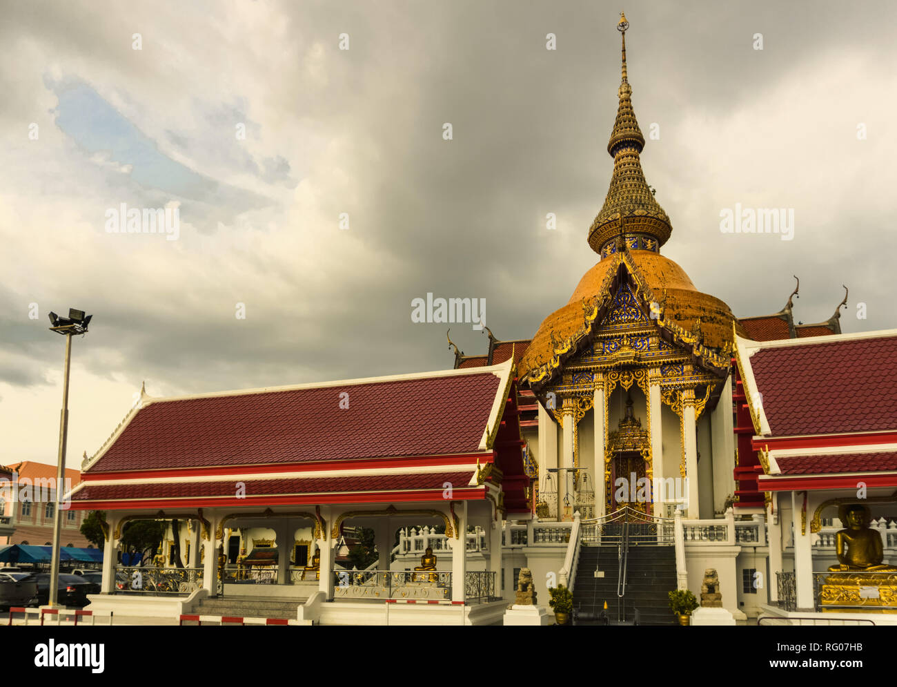 PATTAYA,THAILANDIA - OTTOBRE 28,2018:Pattaya Sud Road Questo è un vecchio tempio del Buddha vicino a seconda strada.It è aperto per i turisti. Foto Stock