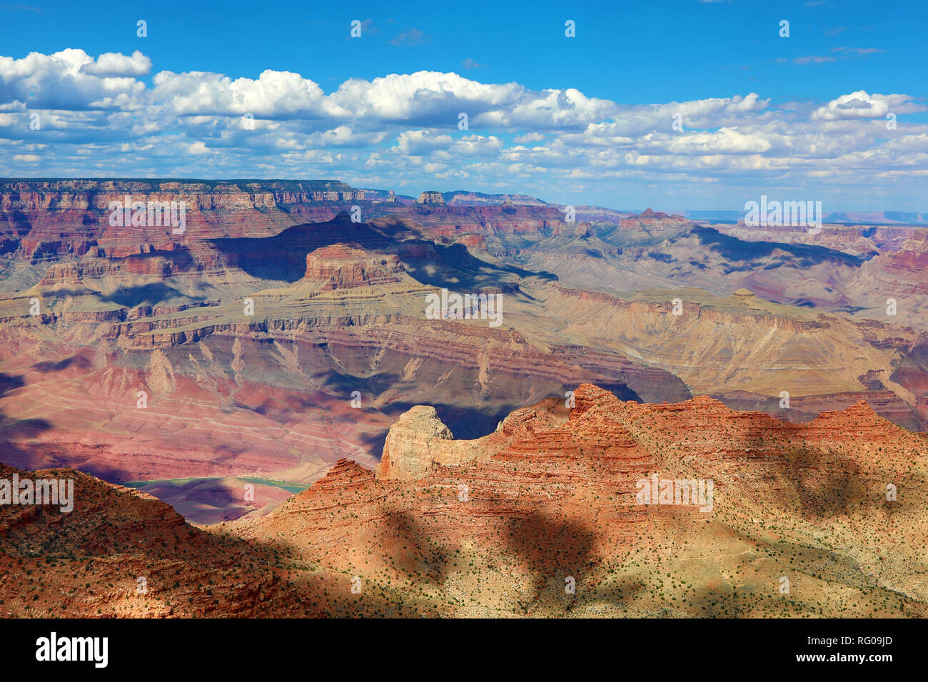 Il Grand Canyon visto dal bordo Sud in vista del deserto nel Parco Nazionale del Grand Canyon, Arizona, Stati Uniti d'America Foto Stock
