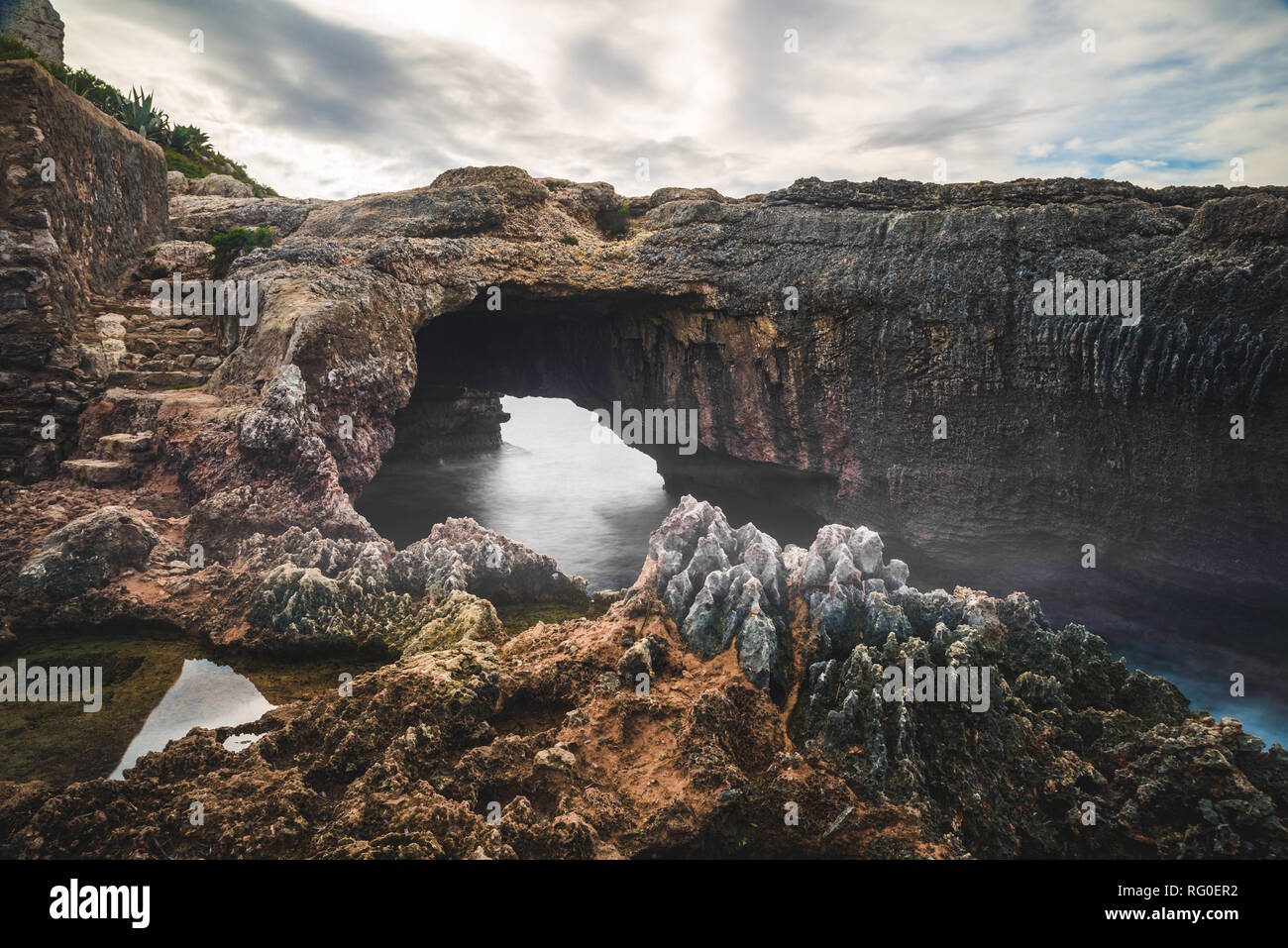 Vista mare da Cala Moro s'Almonia, bella wild spiaggia naturale sull'isola di Mallorca Foto Stock