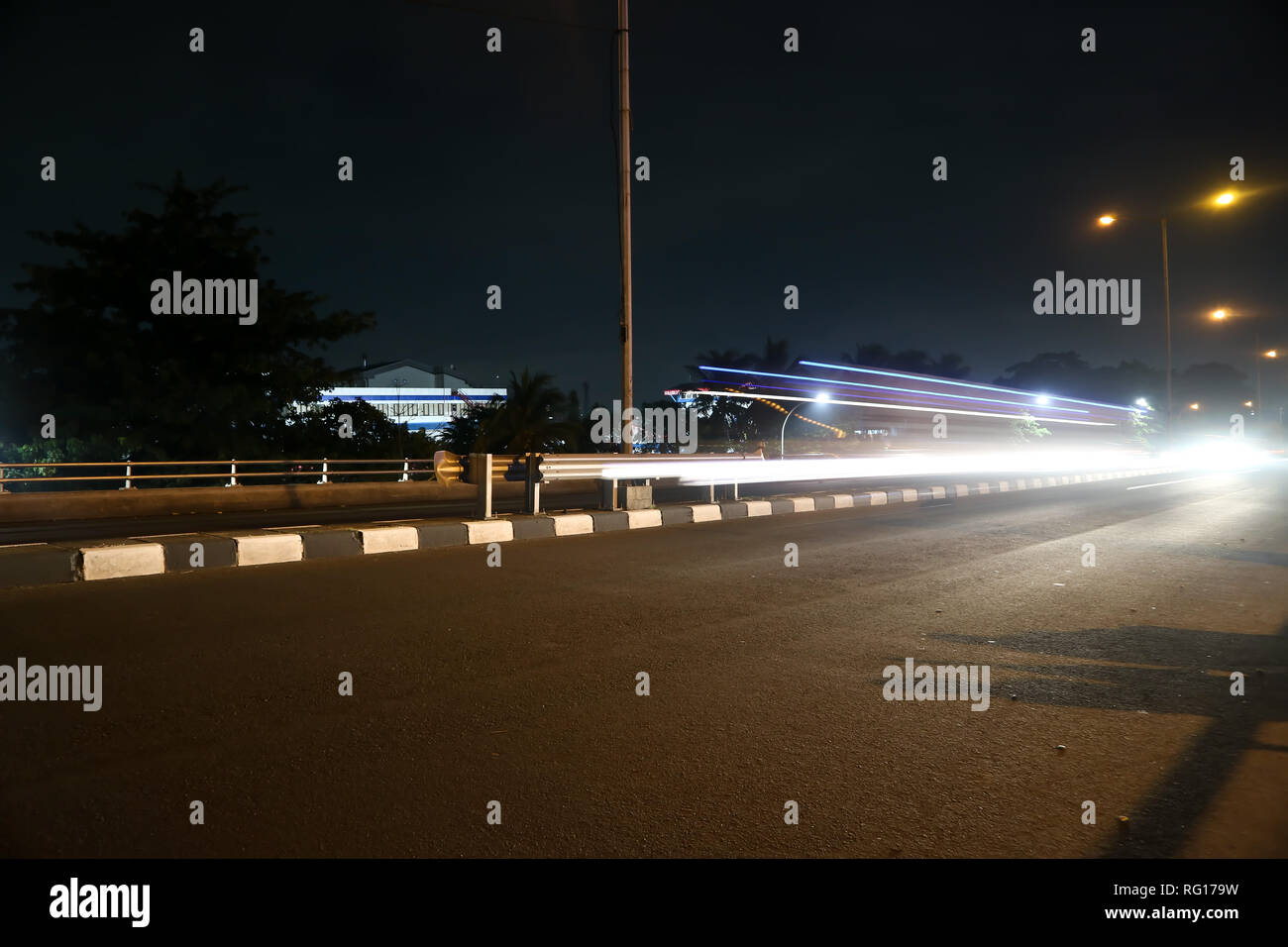 Rallentare la velocità dello shutter (lunga esposizione) girato a ponte Foto Stock